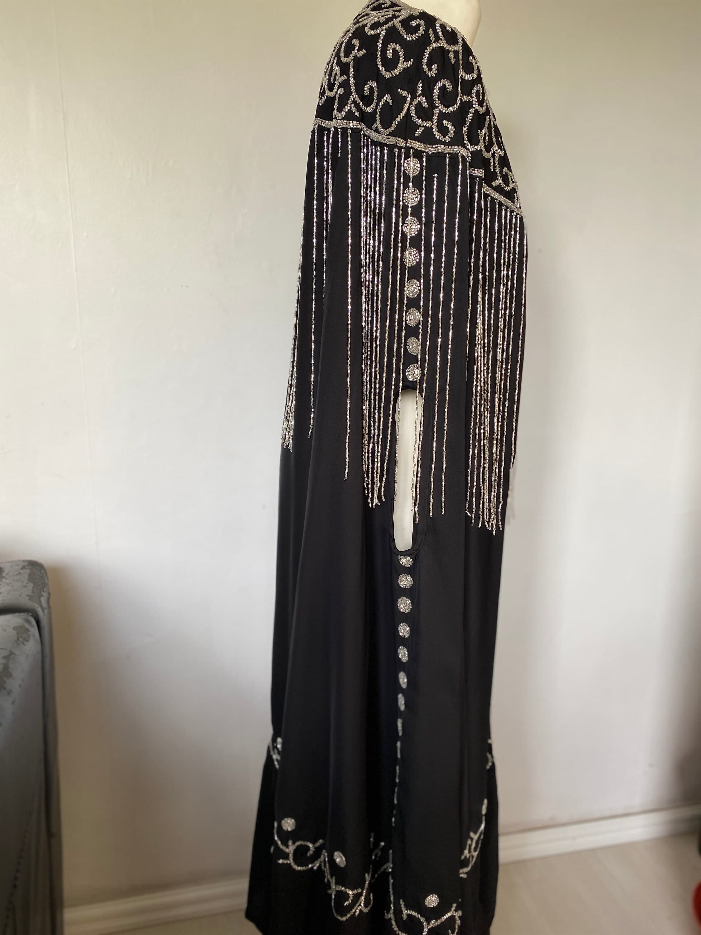 Silver Cape Nidha eid Abaya - image 4