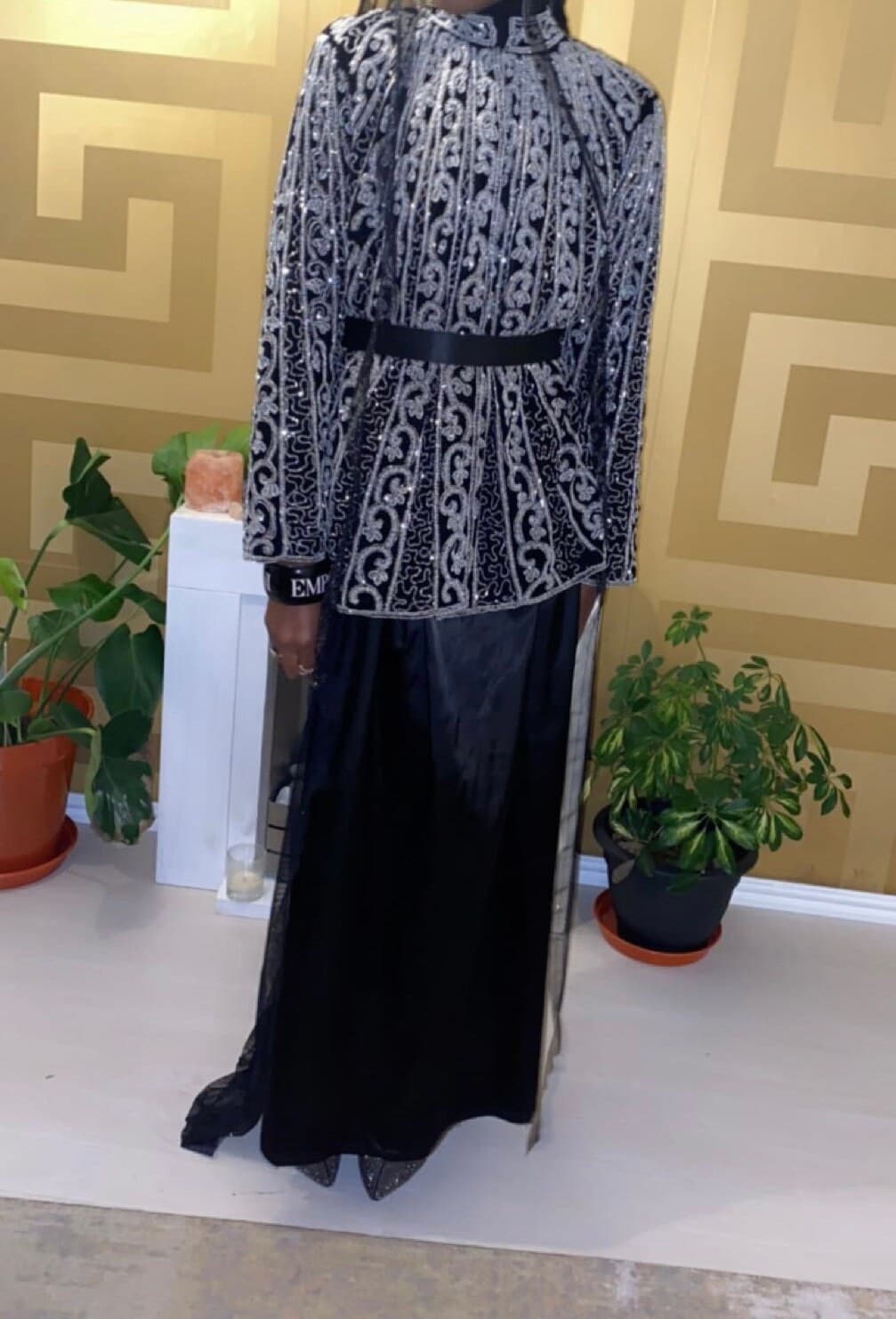 Luxury platinum Abaya jacket oversized blazer hand sewn from Dubai - image 4