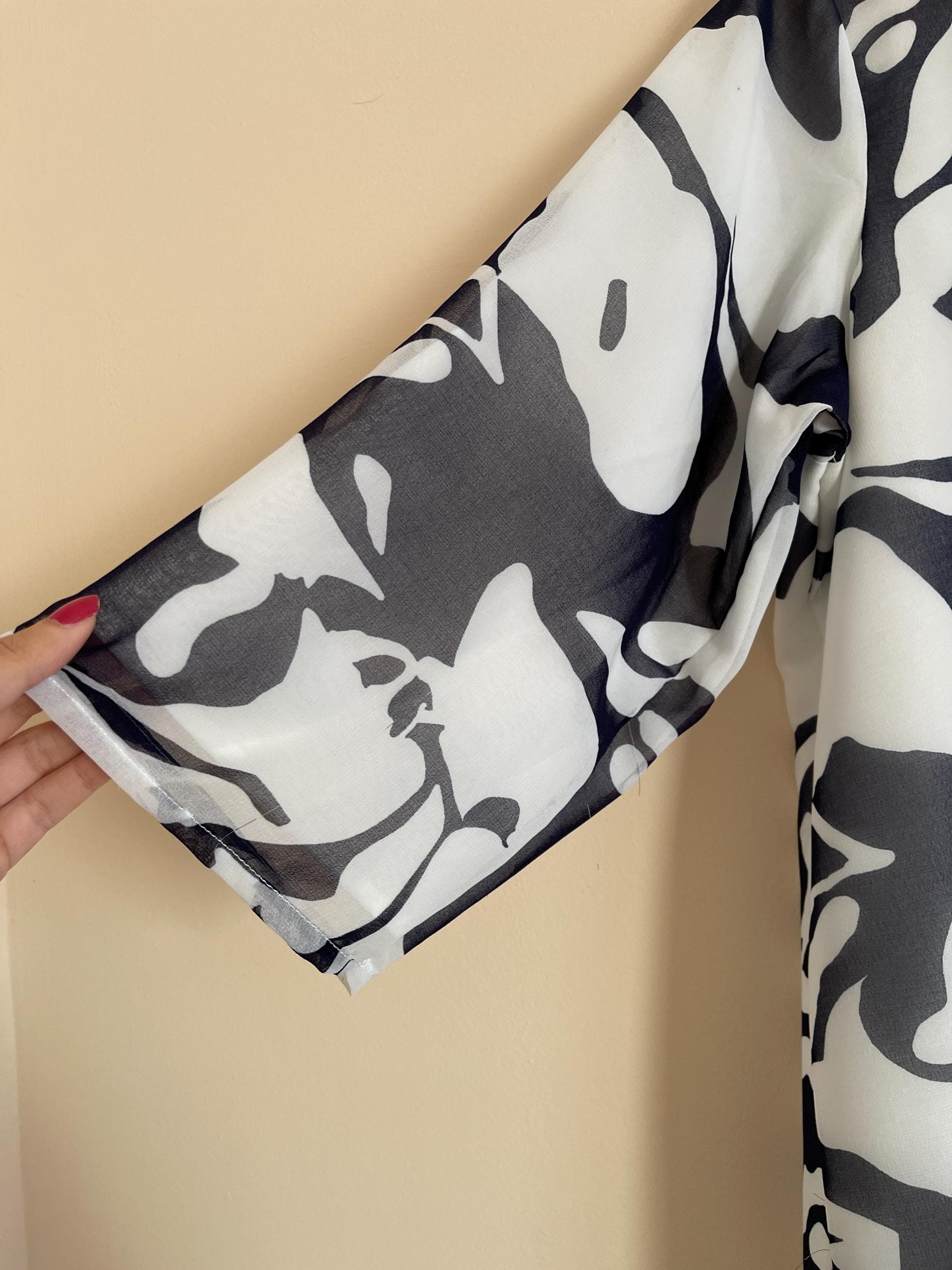 Abstract Print Maxi Dress: Chic Black and White Long Sleeve Dress - image 5