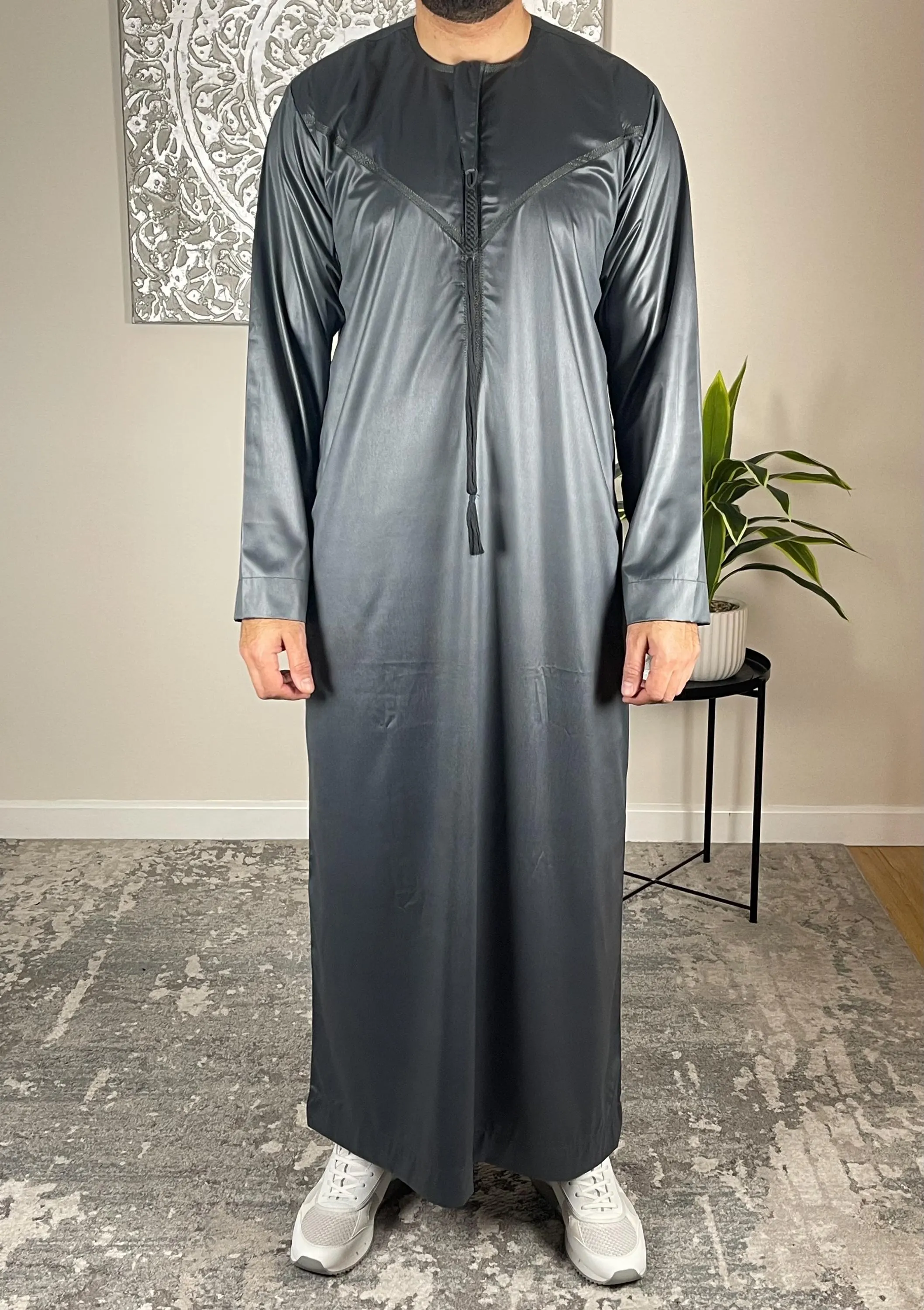 Men’s Shiny Green Omani Thobe Jubbah with Tassel - image 3