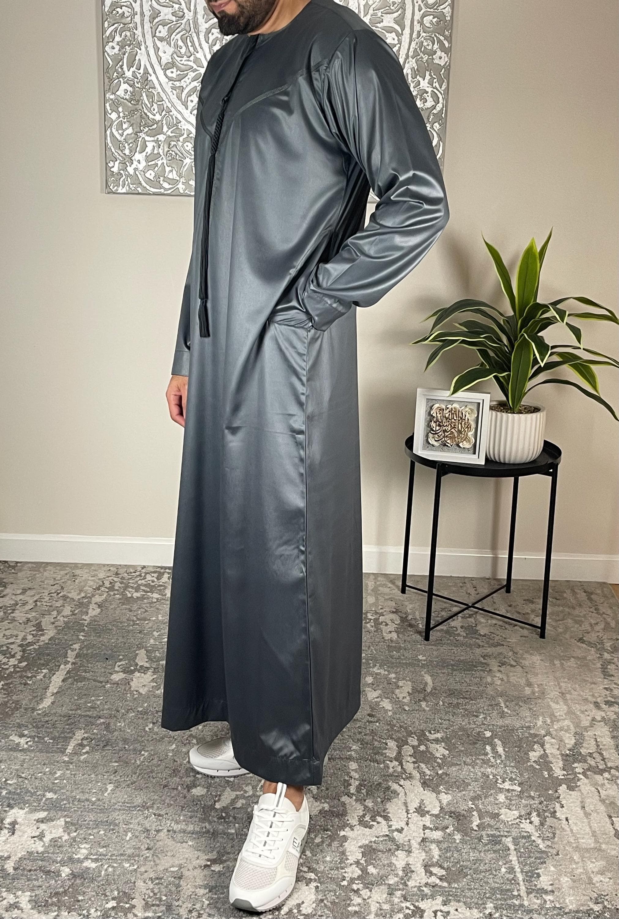 Men’s Shiny Green Omani Thobe Jubbah with Tassel - image 5