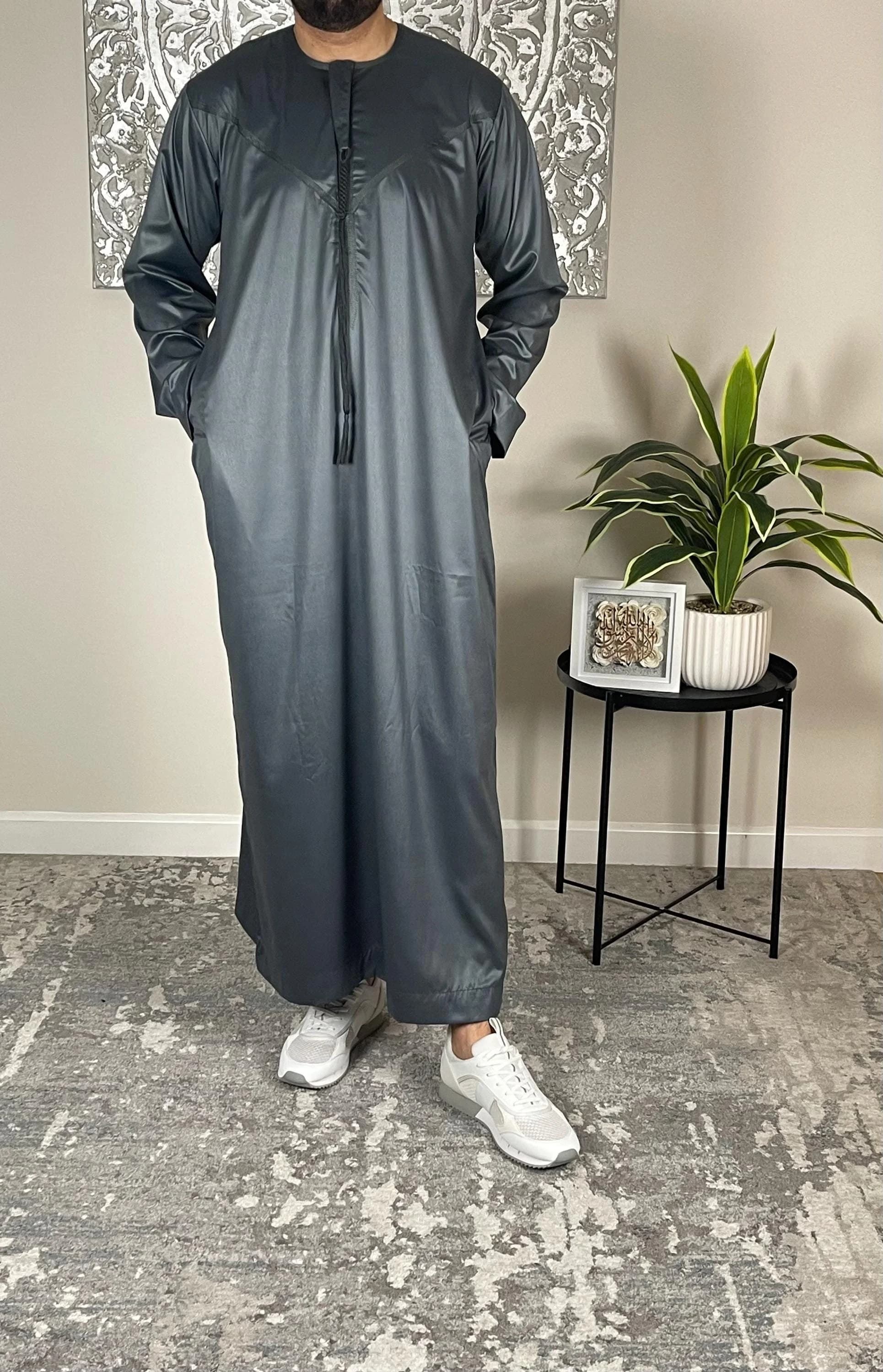 Men’s Shiny Green Omani Thobe Jubbah with Tassel - image 2