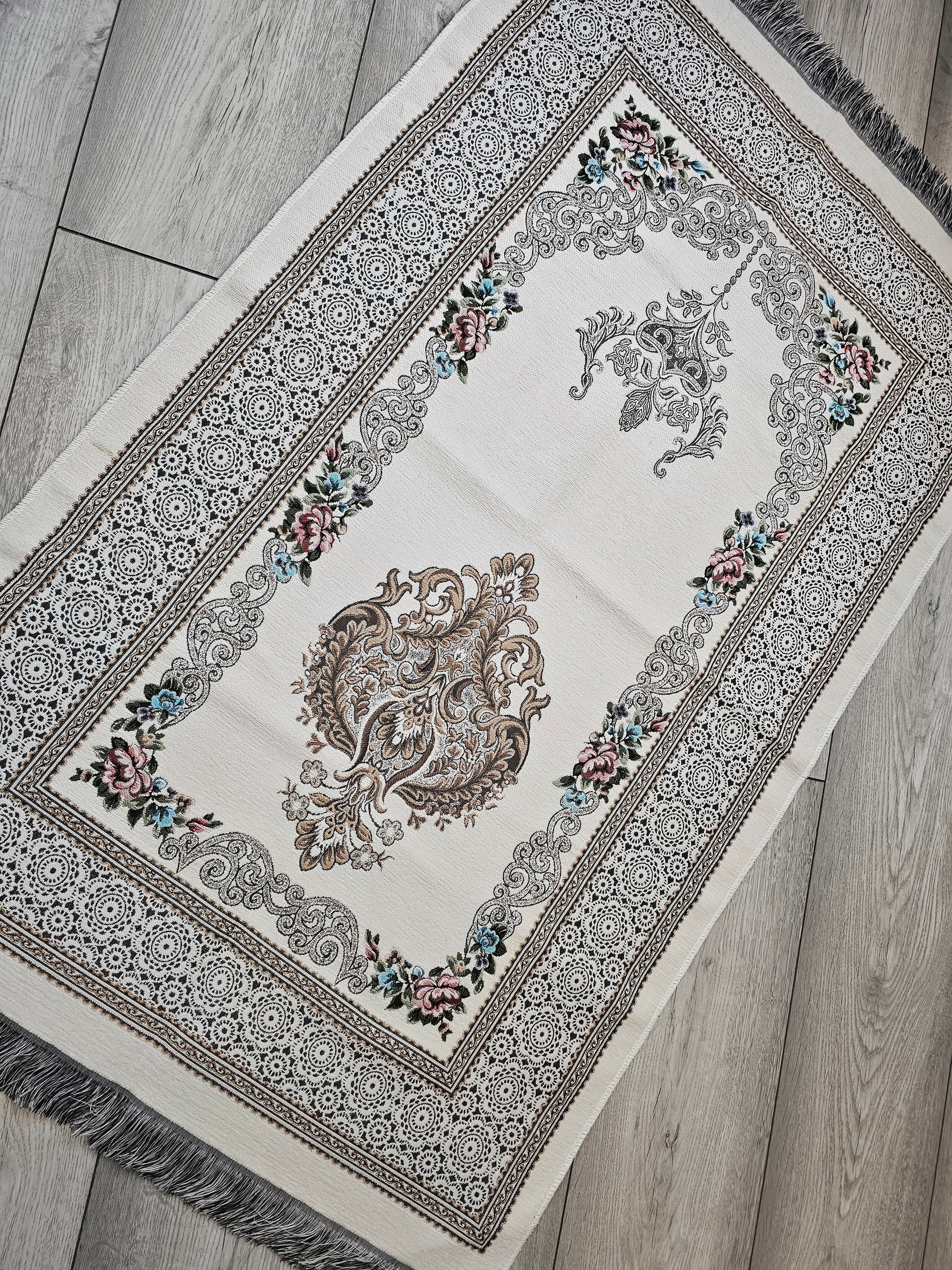 Prayer rug, personalised prayer mat, personalised musallah, Arabic prayer rug, Islamic praying gift, janamaz prayer, salah mat - image 5