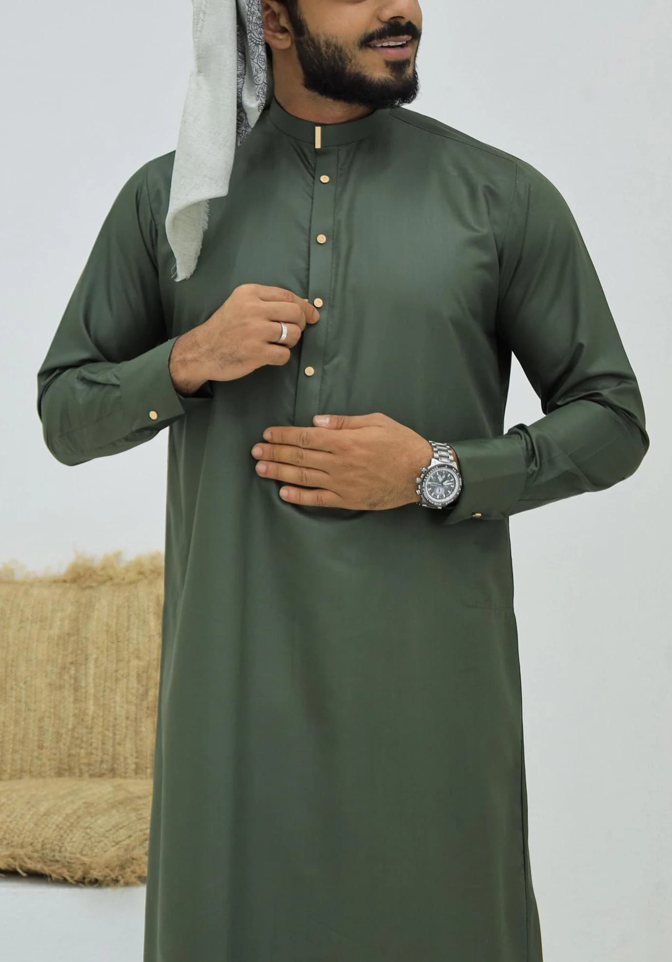 Midnight green collar thobe with gold buttons