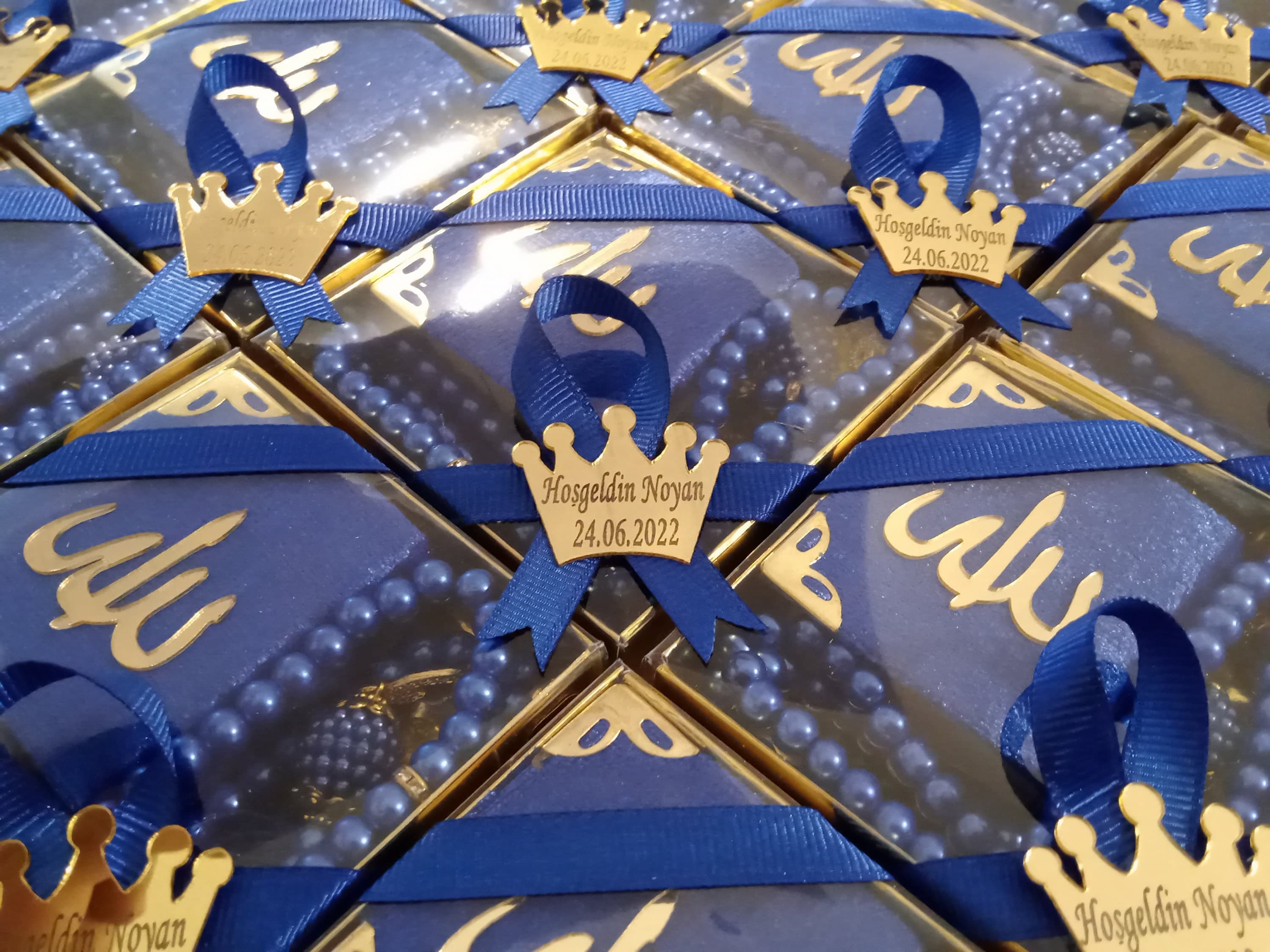 Personalized Mini Quran Gift Set | Velvet Box, Pearl Tasbeeh Favors - image 4