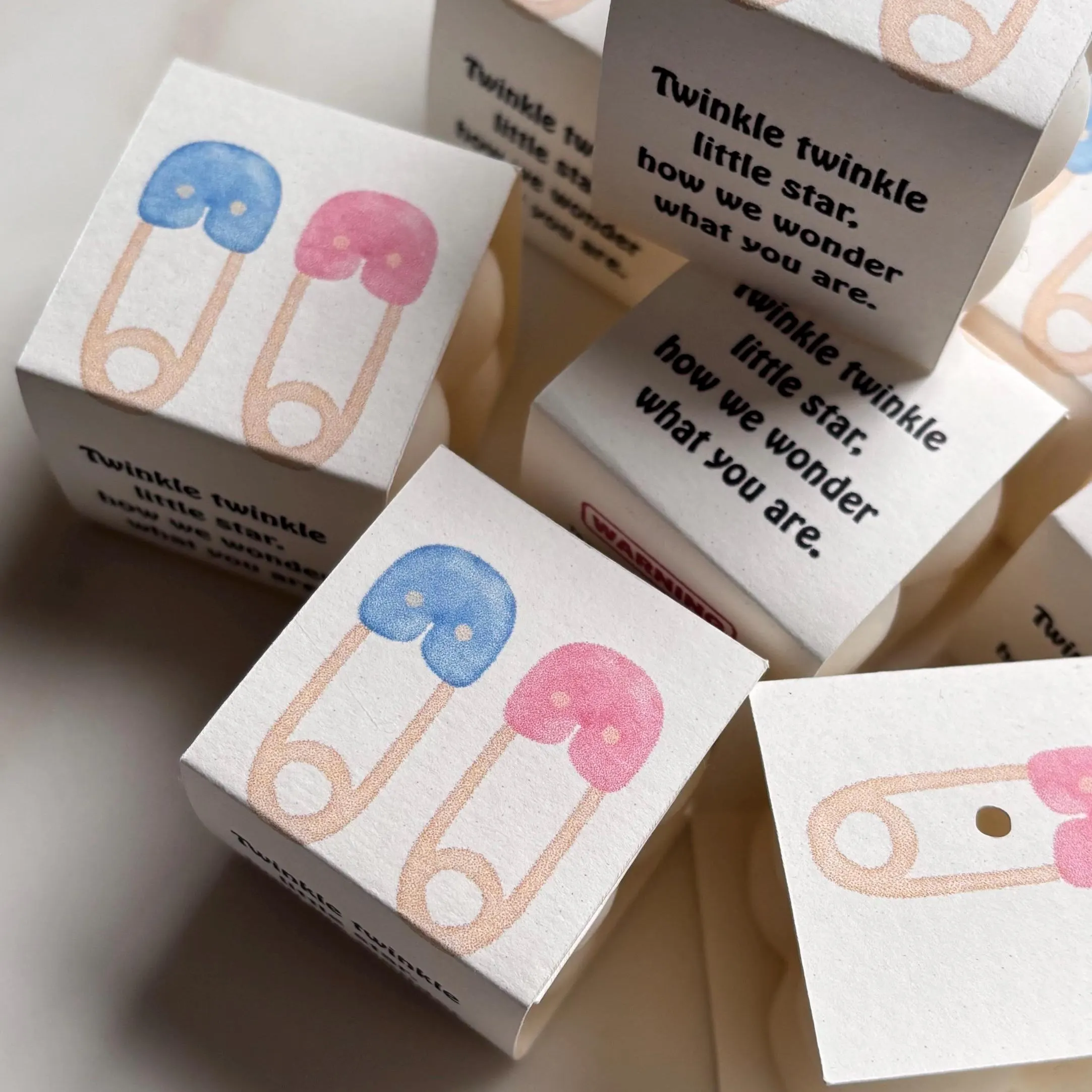 Gender Reveal Favors, Mini Bubble Candle Favors, its a Boy & its a Girl Babyshower Favors, Gender Reveal Idea, Personalised Favours