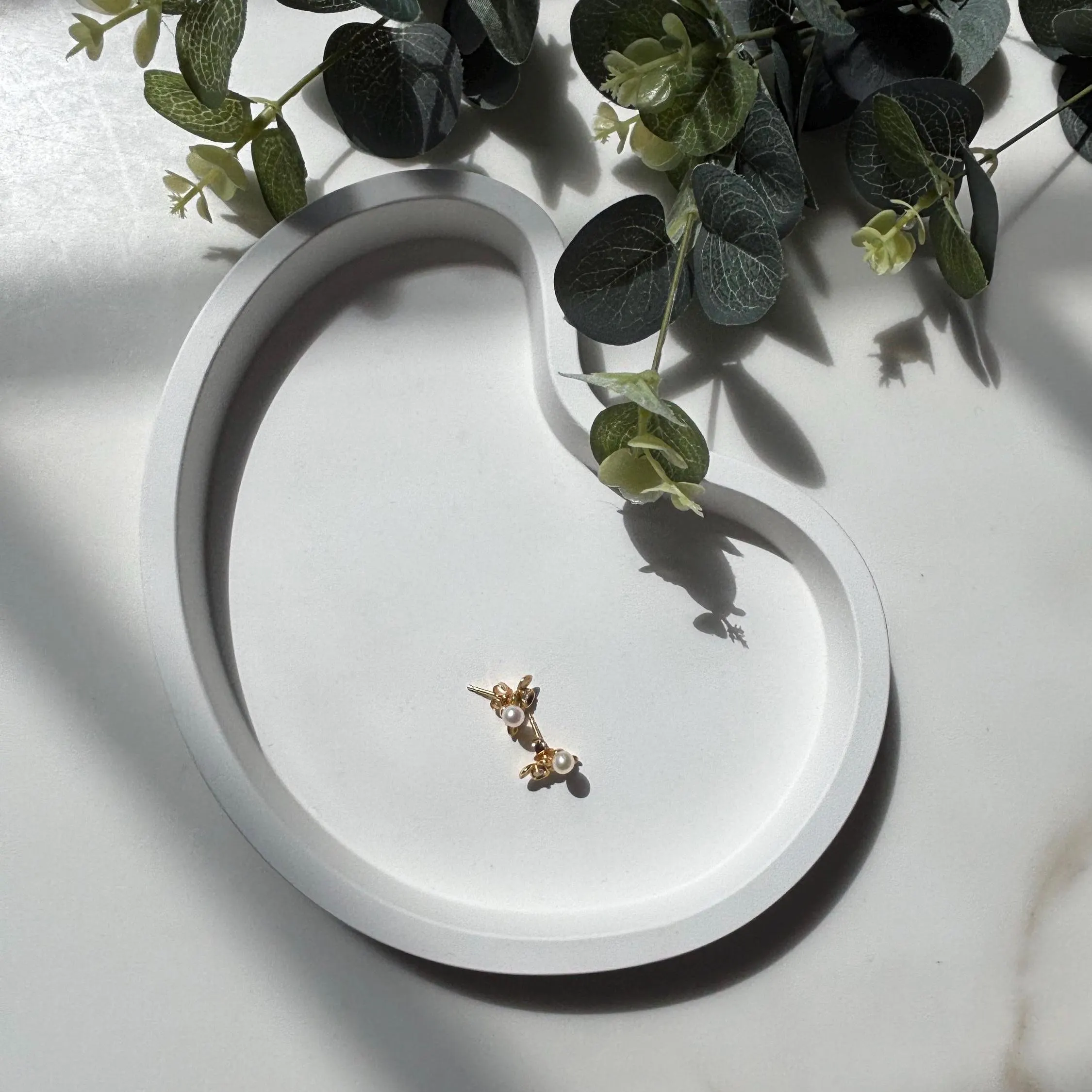 Cloud Stone Tray, Handmade Shelf Decorative Tray, Smooth Finish Irregular Tray, Trinket Dish, Jewellery Tray, White Concrete Stone Tray - image 5