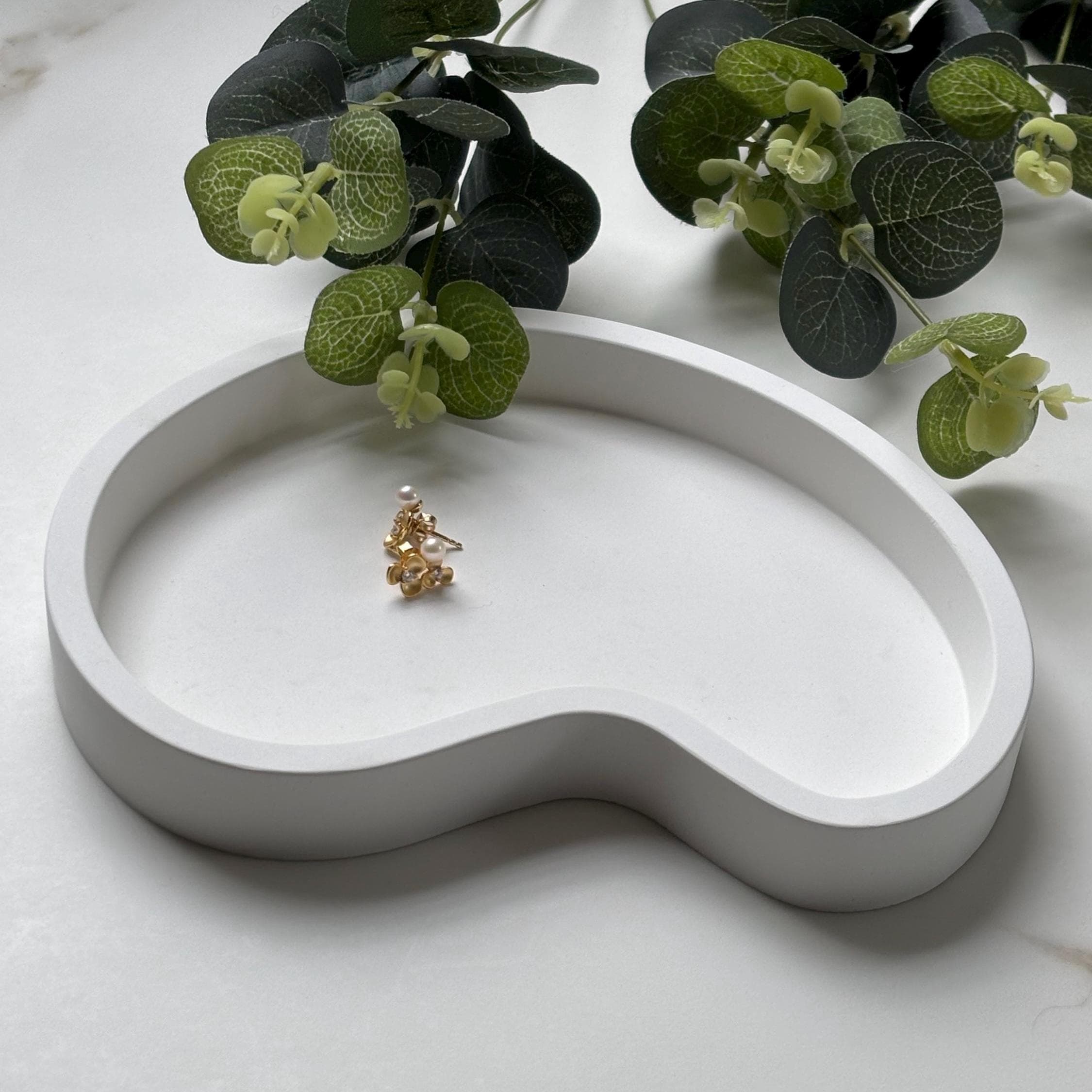 Cloud Stone Tray, Handmade Shelf Decorative Tray, Smooth Finish Irregular Tray, Trinket Dish, Jewellery Tray, White Concrete Stone Tray - image 2