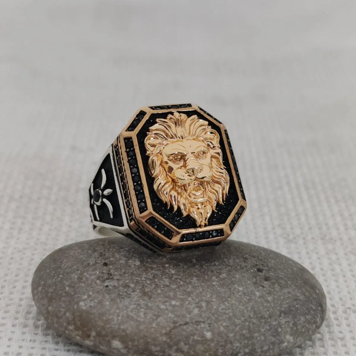 925 Sterling Silver Lion Signet Ring, Gold-Plated Detail
