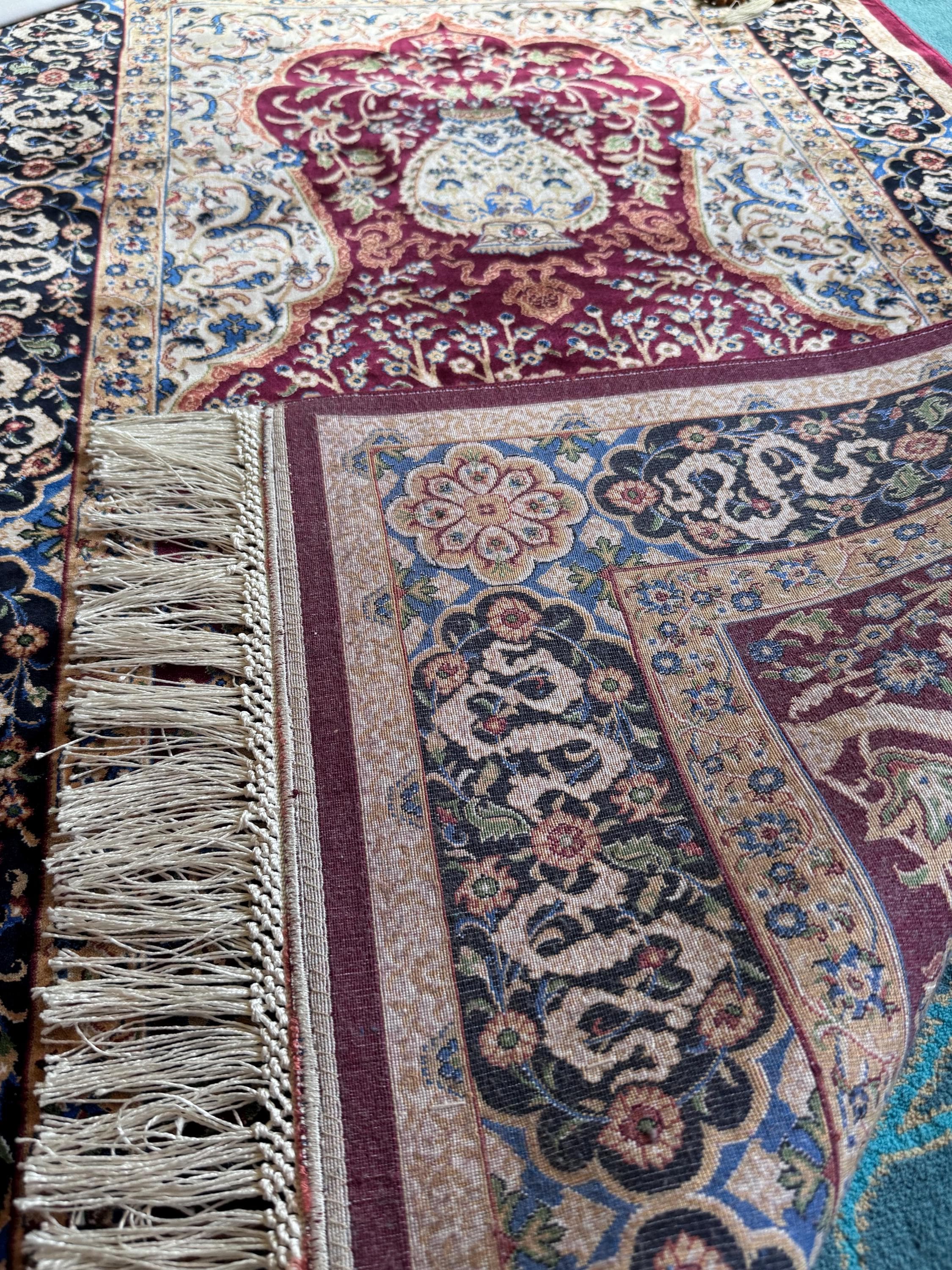 Bamboo Silk Prayer Rug: Turkish Janamaz, Soft Muslim Prayer Mat (3x4) - image 4