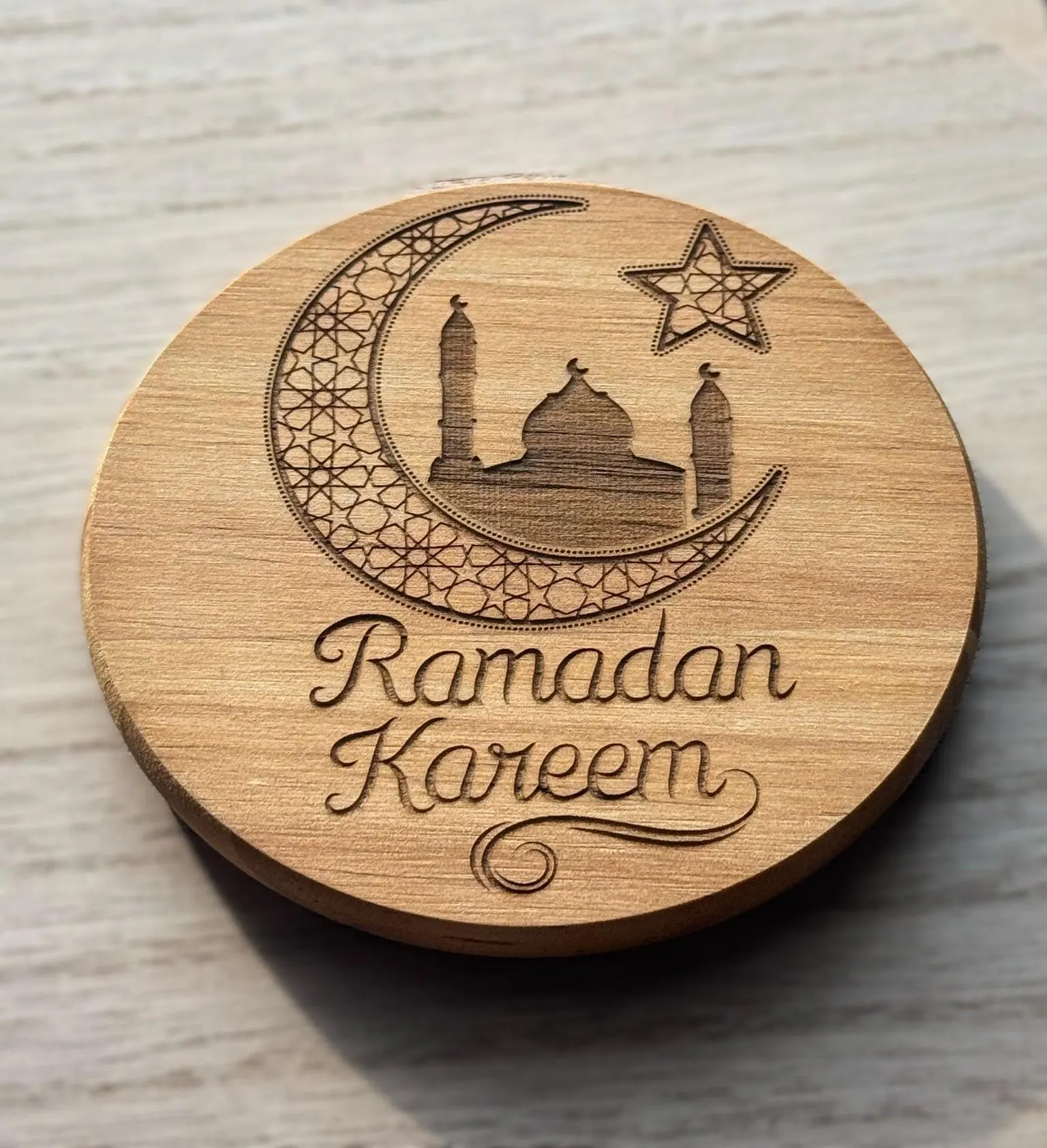 Ramadan Kareem Crescent Moon Coasters, Set of 4 – Handmade Ramadan Decor, Engraved Wooden Coaster Set, Eid Gift, Ramadan Gift