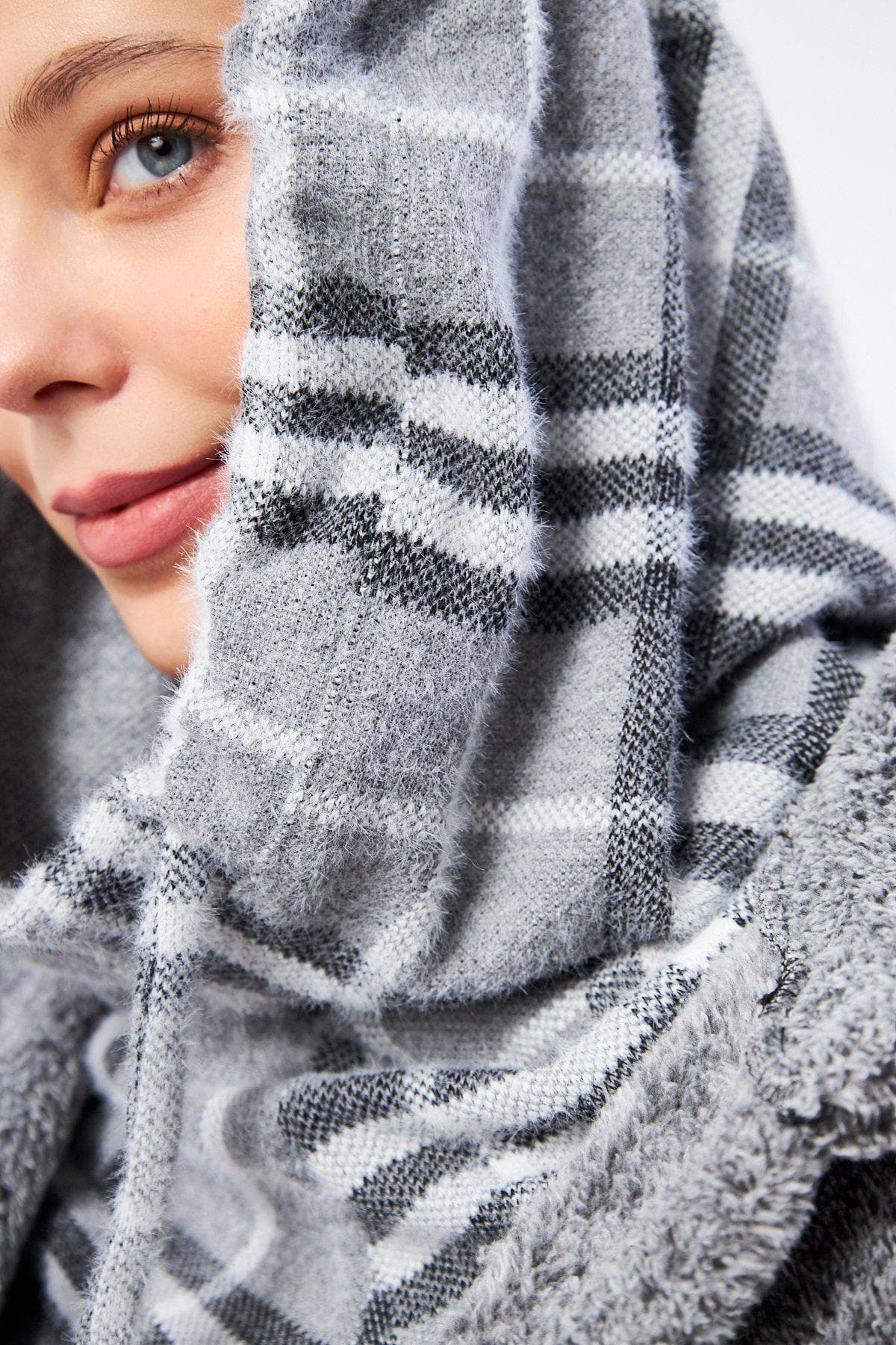 Relaxed Fit Balaclava with Drawstrings and Neck Coverage | Stylish Plaid Design, Ideal for Winter, Plaid Winter Hat - image 3