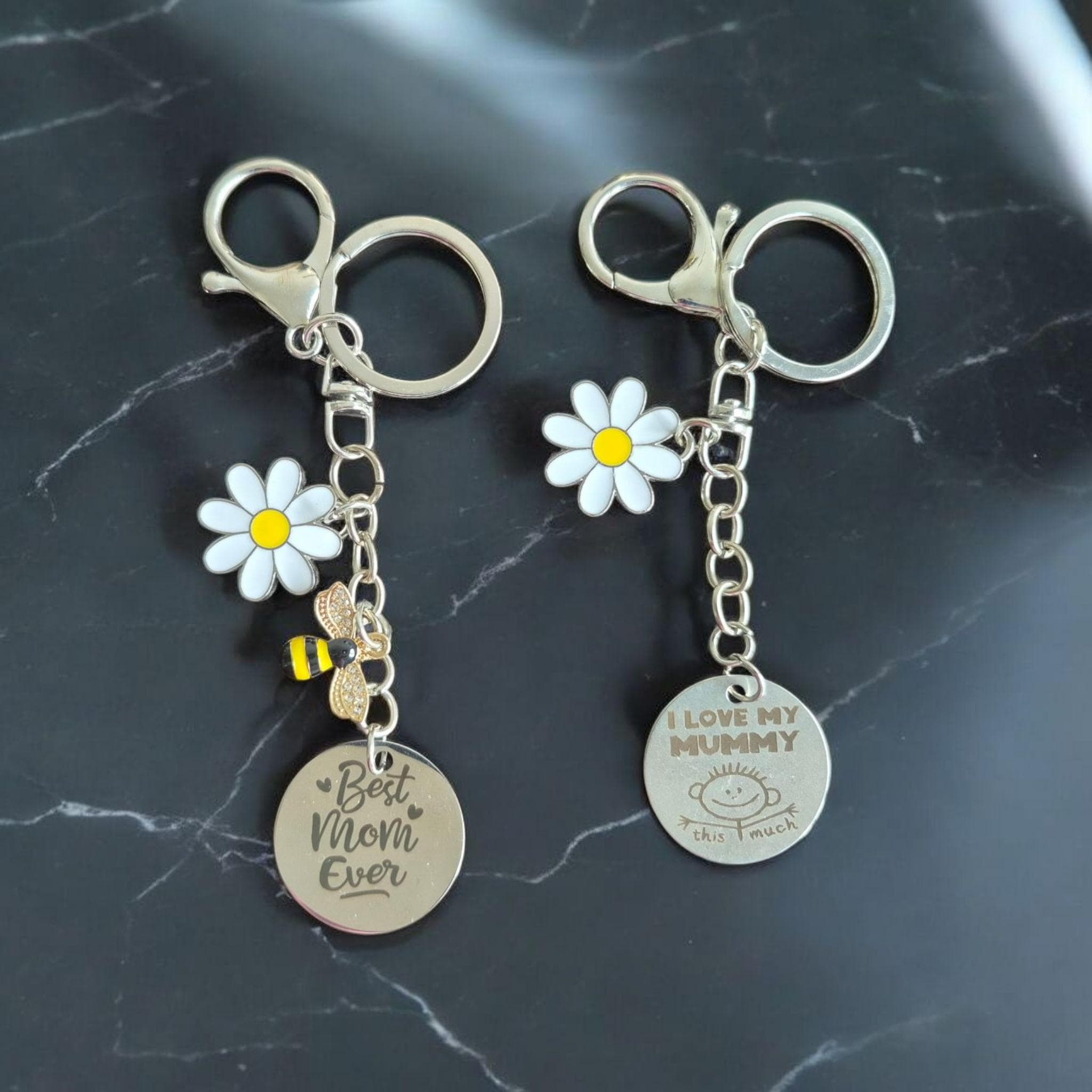 I Love My Mummy" Keychain with Daisy Charm | Mother’s Day Gift | Cute Keychain for Mum | Small Gift for Mom | Mother’s Day Keyring