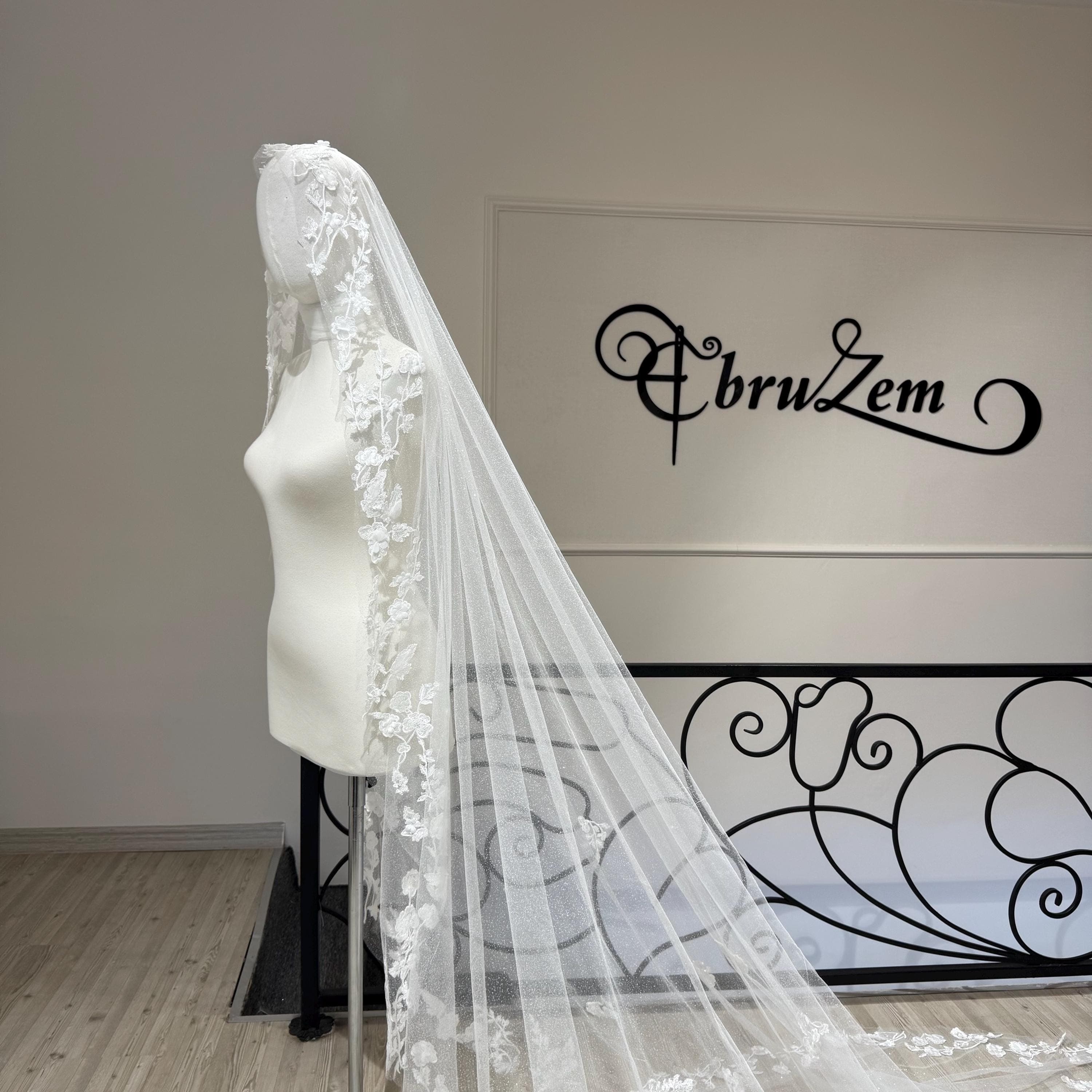Elegant Lace Edge Wedding Veil   Long Tulle, - image 5