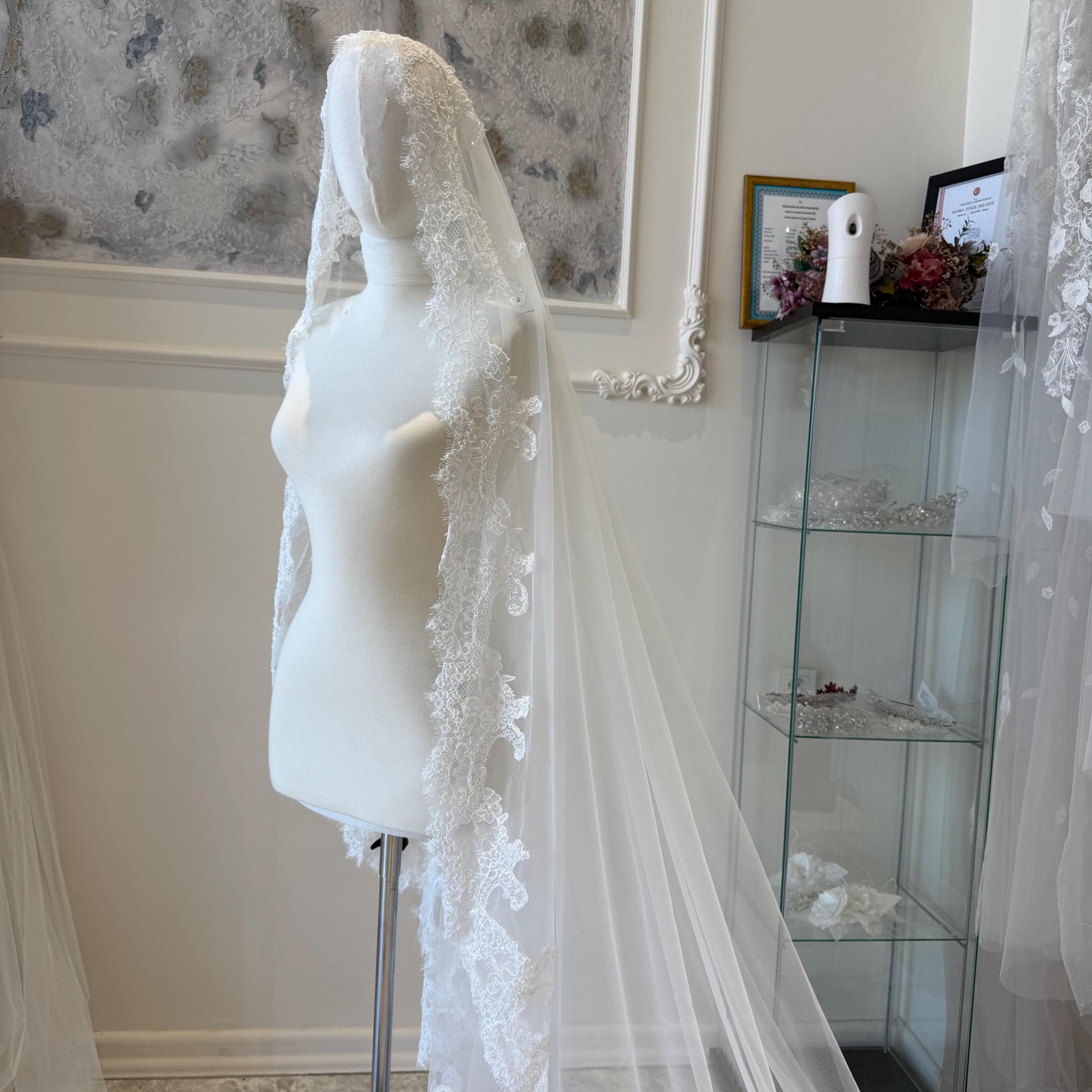 Lace Trim Tulle Bridal Veil | Elegant Long Wedding VeiL - image 5