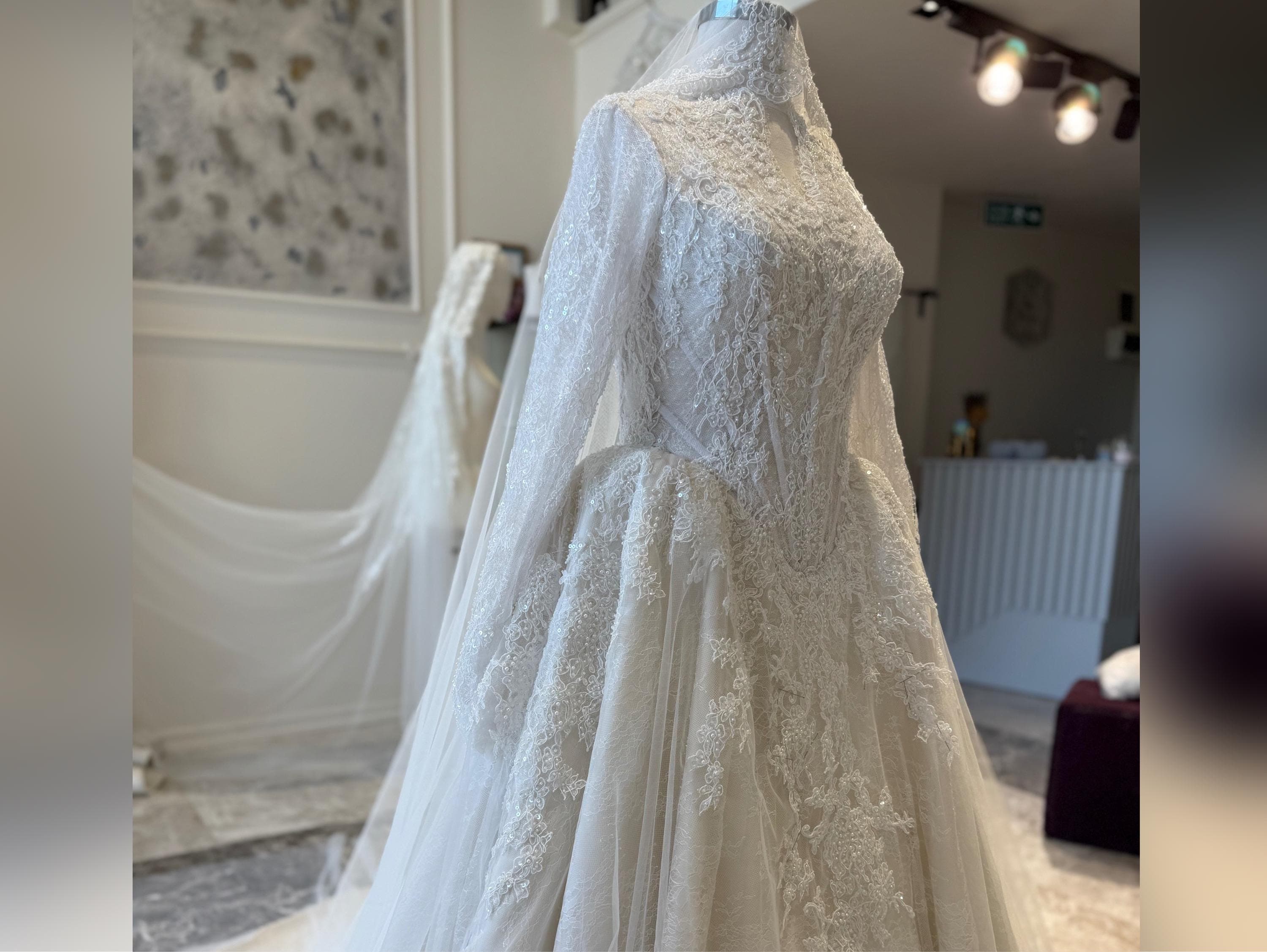 Elegant Lace Long Sleeve A-Line Wedding Dress, Modest Hijab Bridal Gown