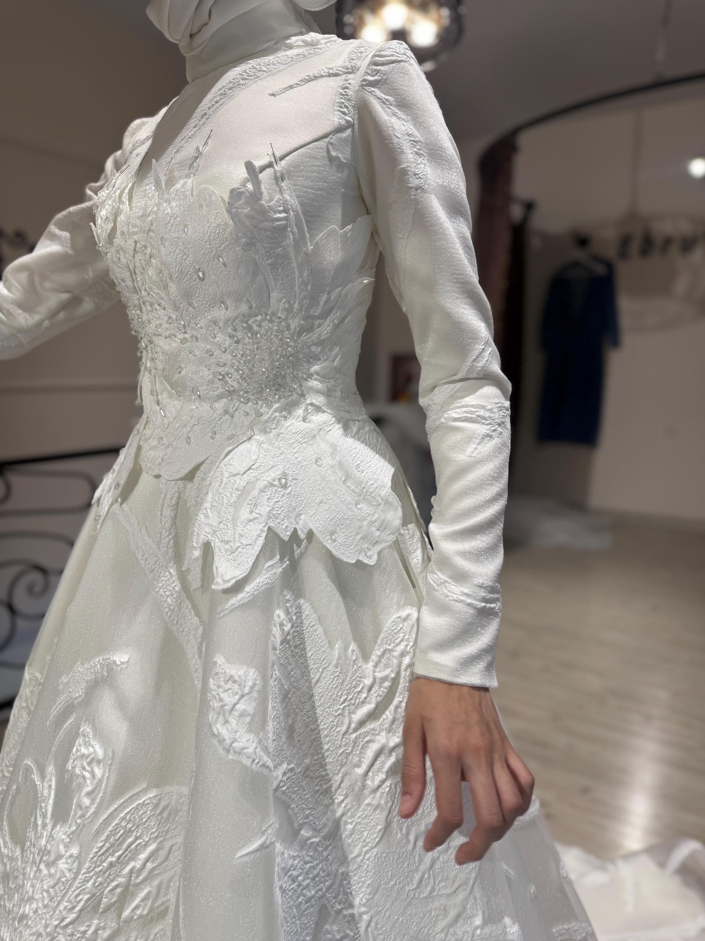 Romantic Lace Wedding Dress – Long Sleeve A-Line Bridal Gown, Modest Hijab Style - image 3