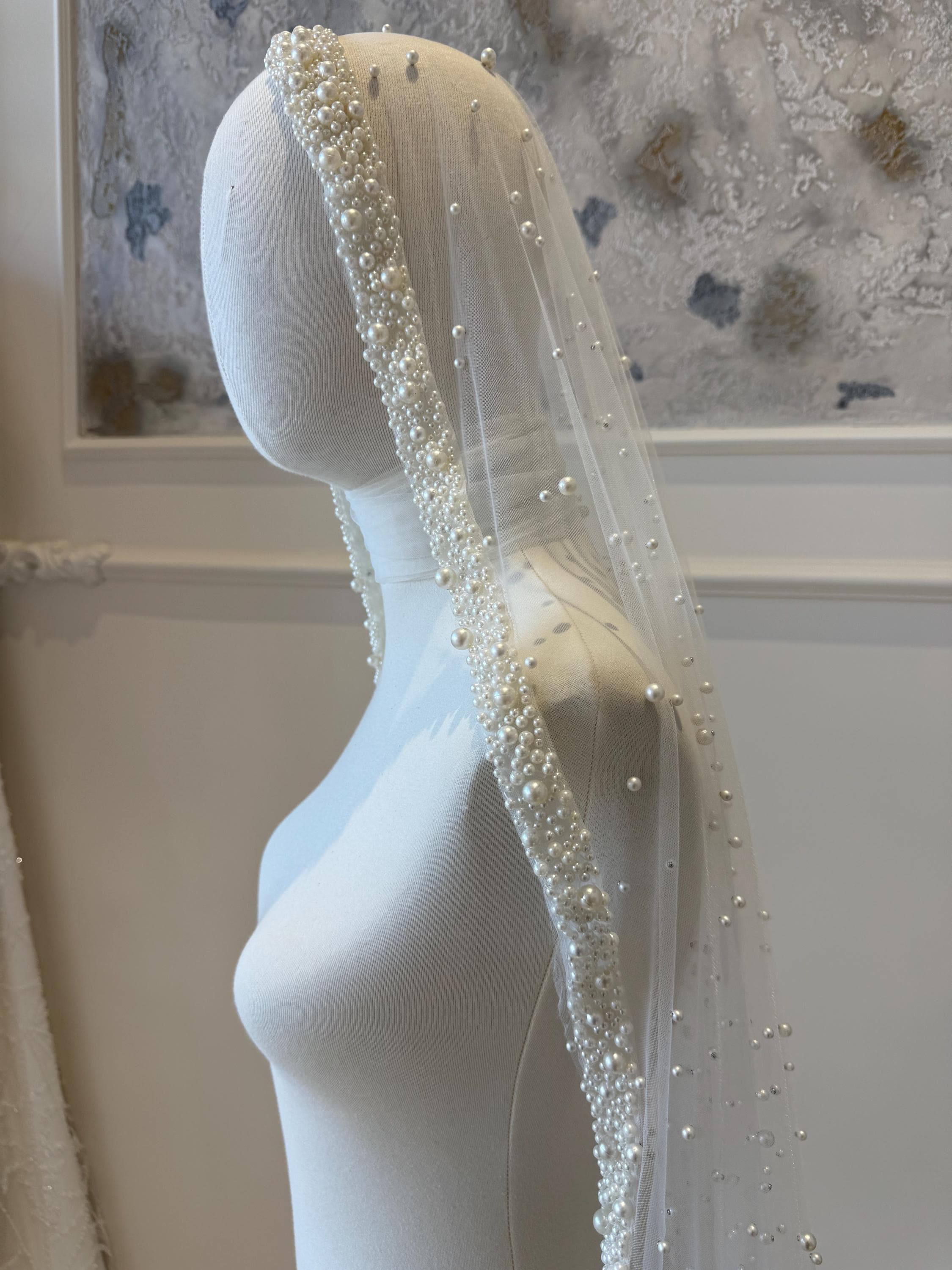 Vintage-Inspired Chapel Veil – Two-Tier Soft Tulle Bridal Veil with Delicate Raw Edge - image 4