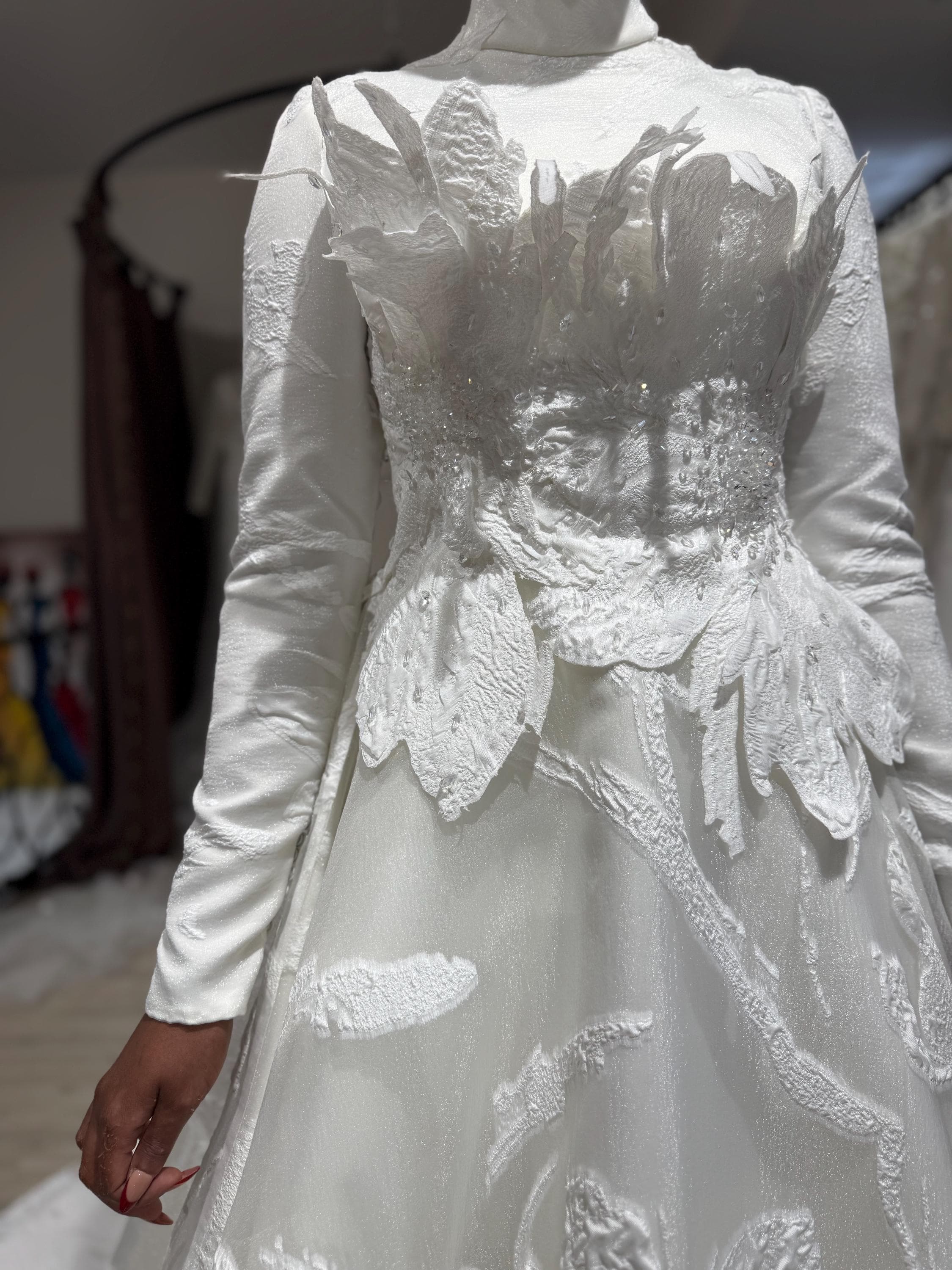 Romantic Lace Wedding Dress – Long Sleeve A-Line Bridal Gown, Modest Hijab Style - image 5