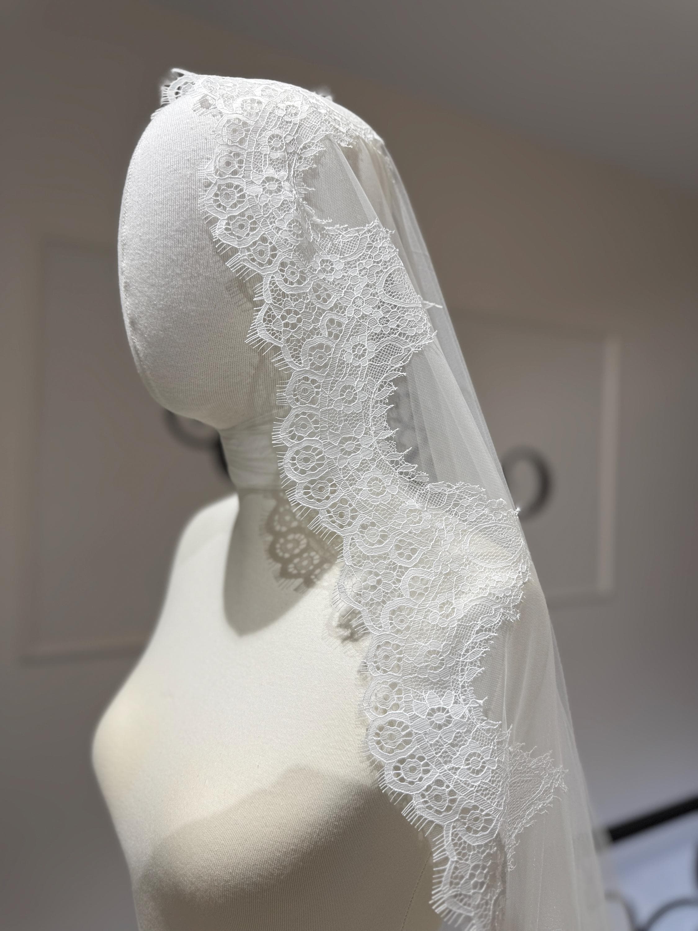 Cathedral Lace Bridal Veil: 300cm Wedding Veil - image 4