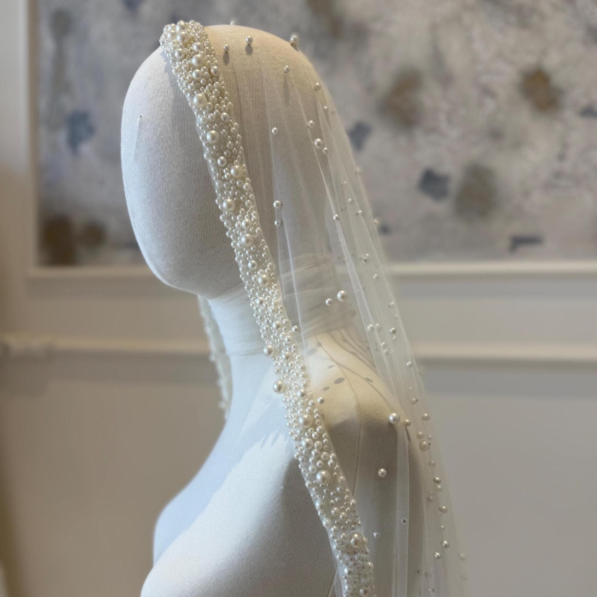 Vintage-Inspired Chapel Veil – Two-Tier Soft Tulle Bridal Veil with Delicate Raw Edge