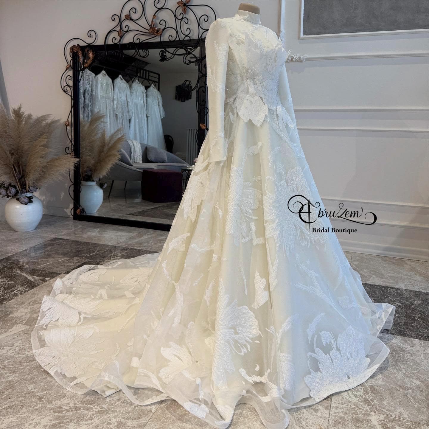 Romantic Lace Wedding Dress – Long Sleeve A-Line Bridal Gown, Modest Hijab Style