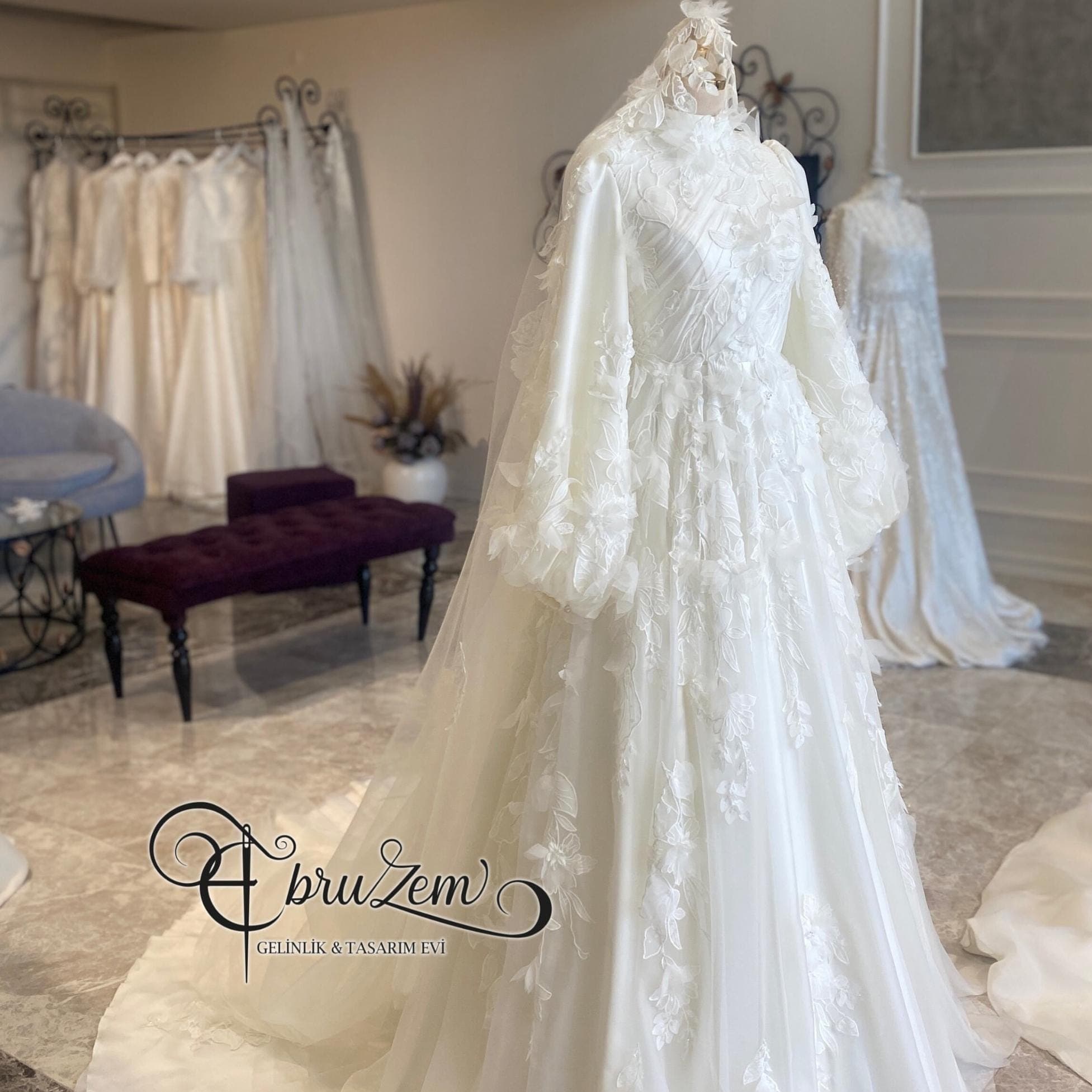 Elegant Lace Hijab Bridal Dress – Tailored Modest Muslim Wedding Gown