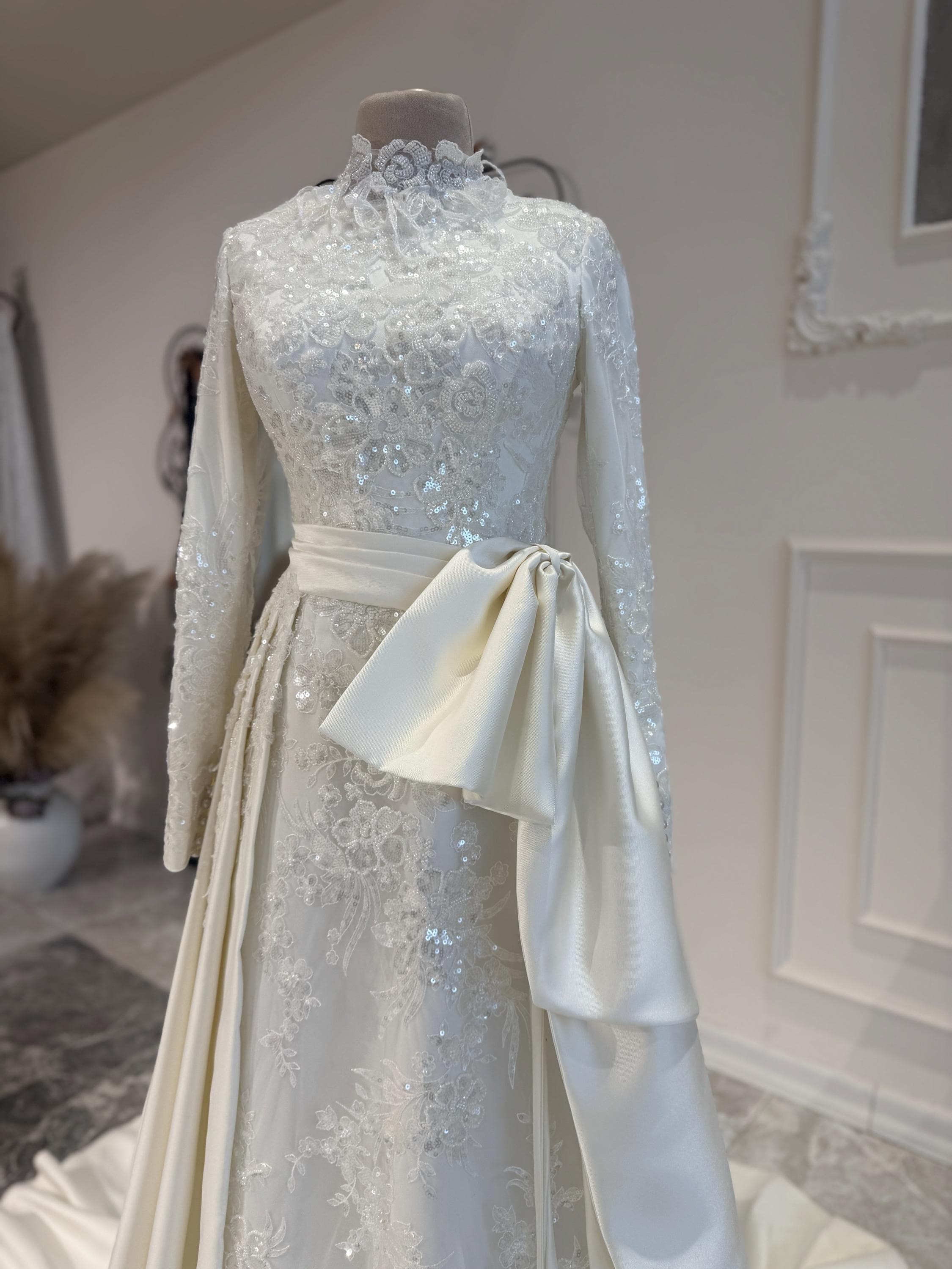 Lace Detailed Modest Wedding Dress - image 5