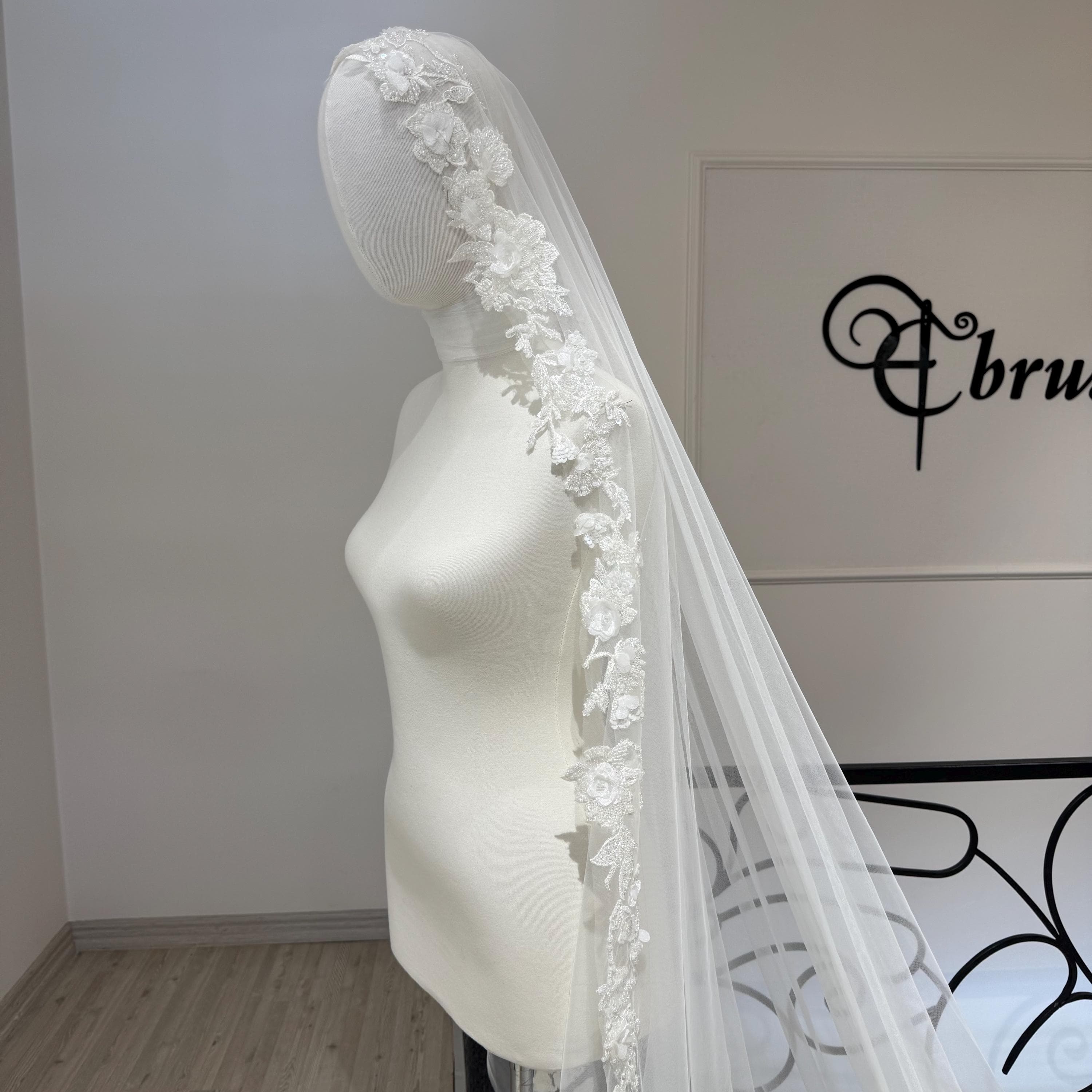 Wedding Veil in Silk Tulle lace – Handmade Long Bridal Veil with Elegant Detail - image 3