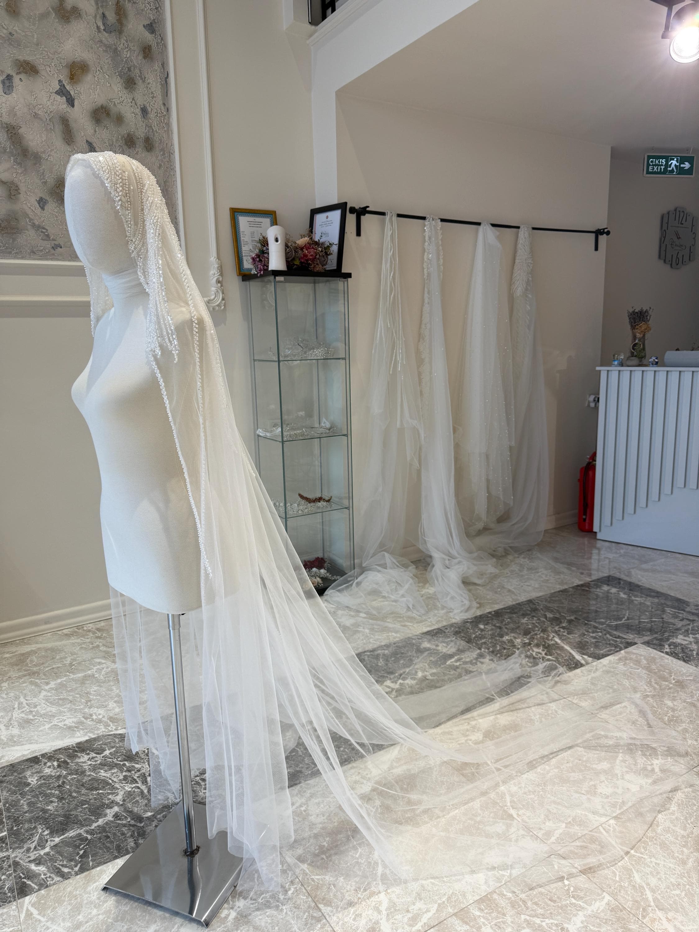 Pearl-Embellished Cathedral Veil – One‑Tier Soft Tulle Bridal Veil with Luxurious Elegance - image 5