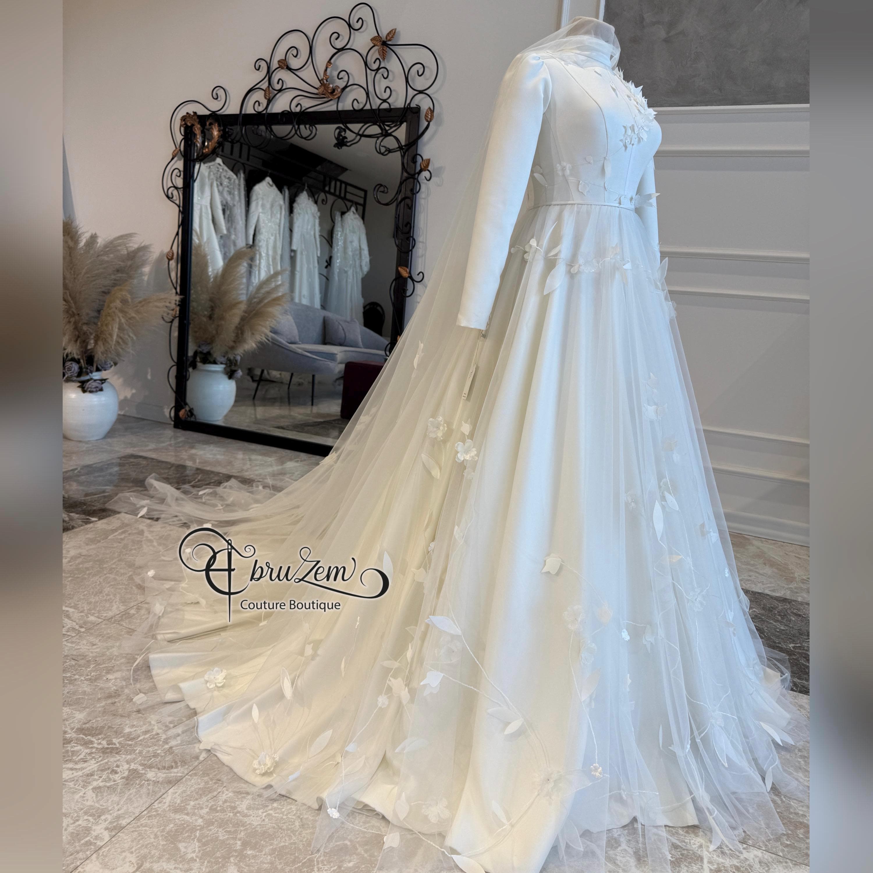 Modest Muslim Wedding Dress – Floral Lace A-Line Bridal Gown, Long Sleeve Elegant Hijab