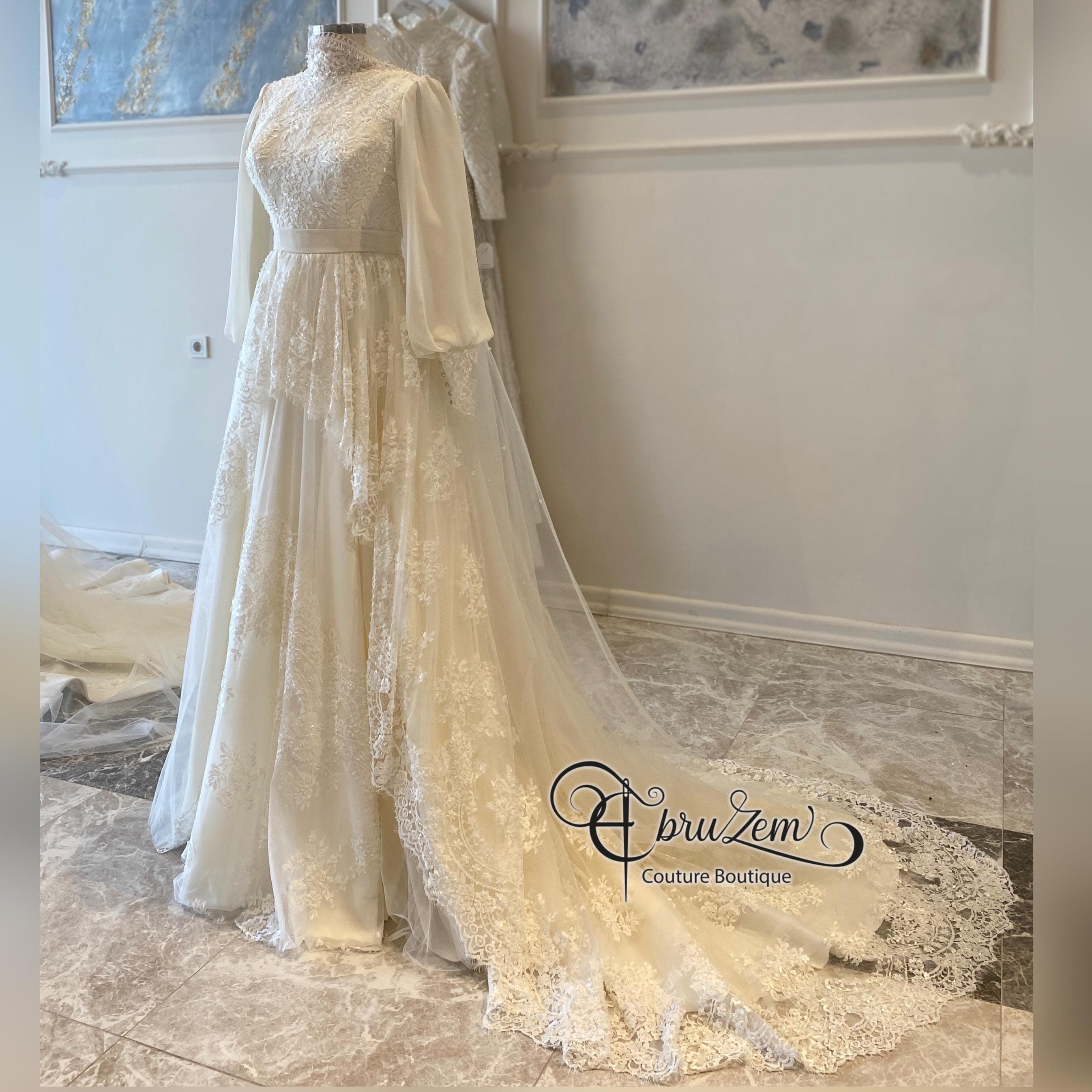 Modest Hijab Wedding Dress – Lace Gown with Long Sleeves & Train