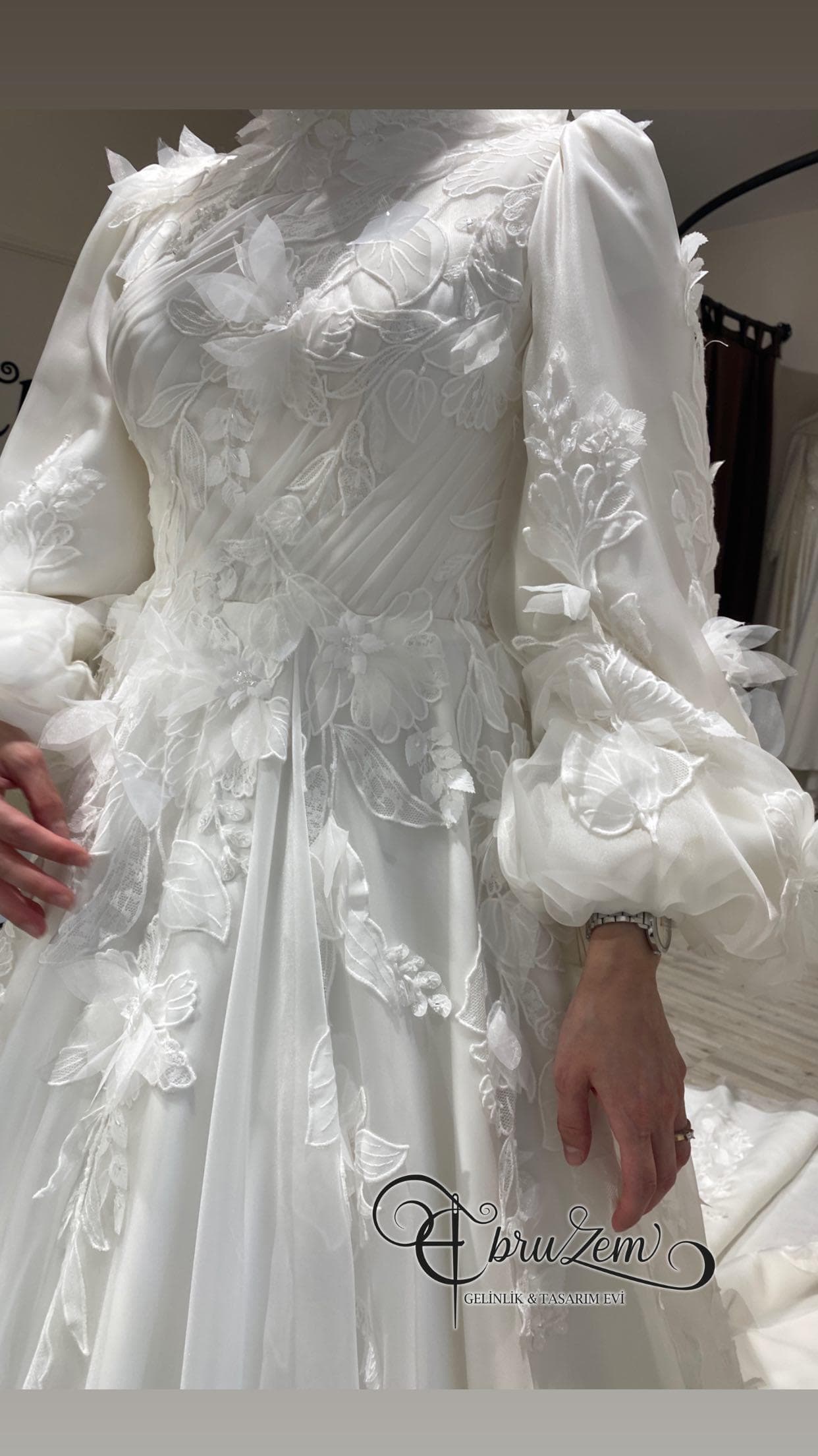 Elegant Lace Hijab Bridal Dress – Tailored Modest Muslim Wedding Gown - image 5