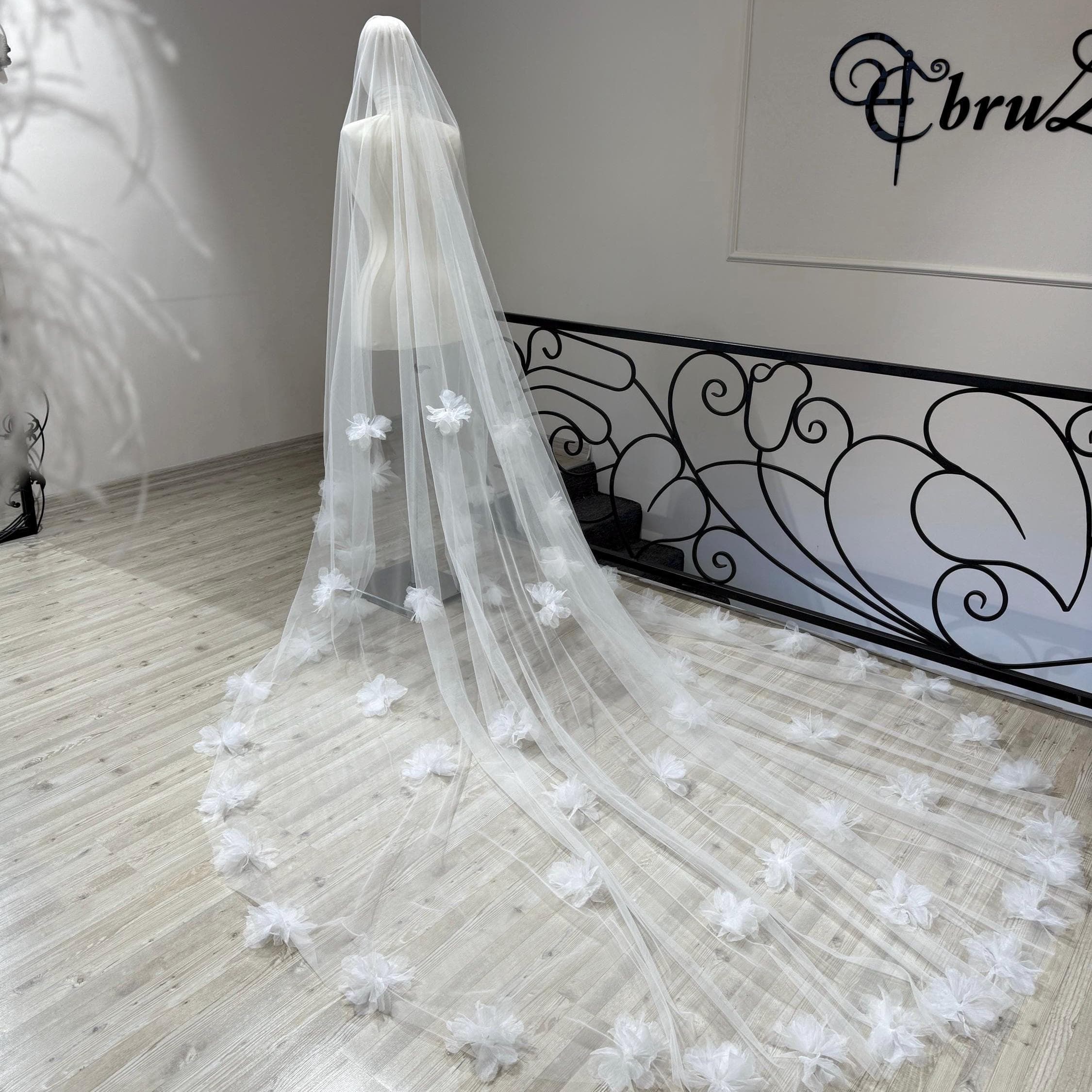 Flower Accent Veil | Romantic Bridal Tulle