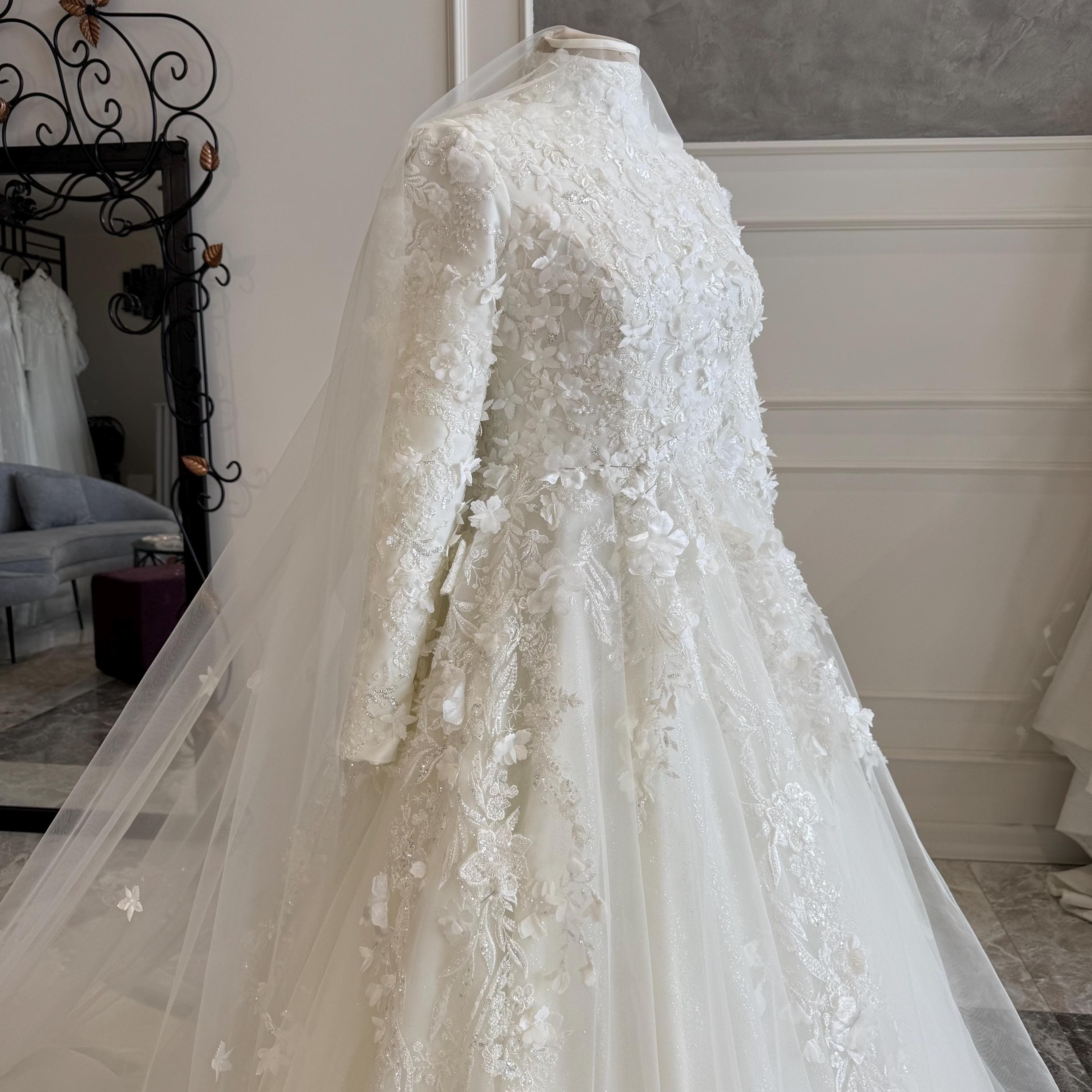 Hijab Wedding Dress with Long Train Modest Bridal Gown  Elegant Muslim 3D lace - image 4