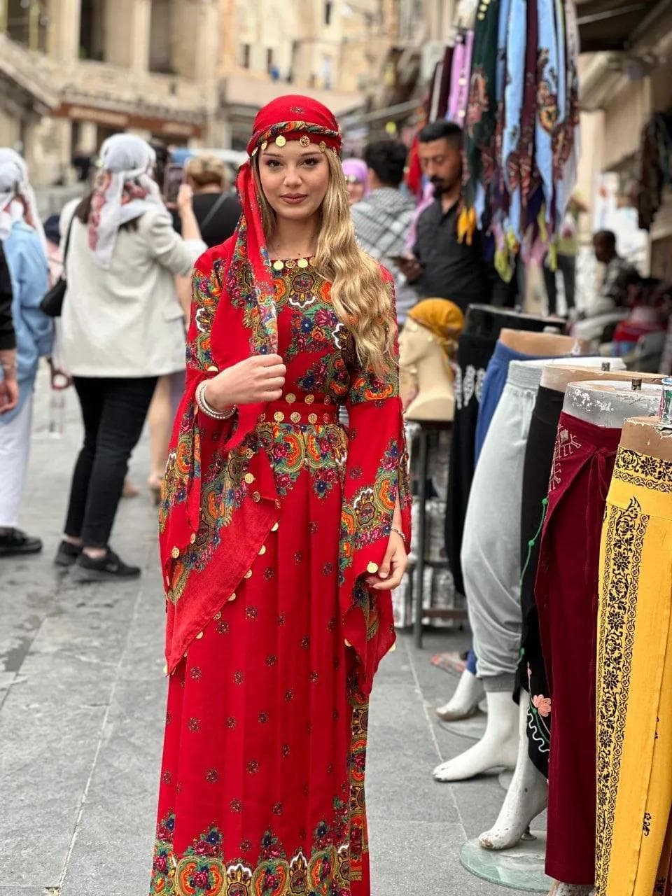 Kurdish Hamavi Traditional Red Kaftan Dress with Floral Patterns, Kras Fistan Abaya for Newroz, Wedding & Special Occasions – One Size - image 3
