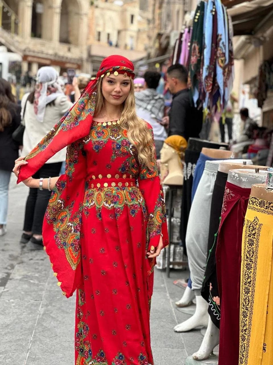 Kurdish Hamavi Traditional Red Kaftan Dress with Floral Patterns, Kras Fistan Abaya for Newroz, Wedding & Special Occasions – One Size