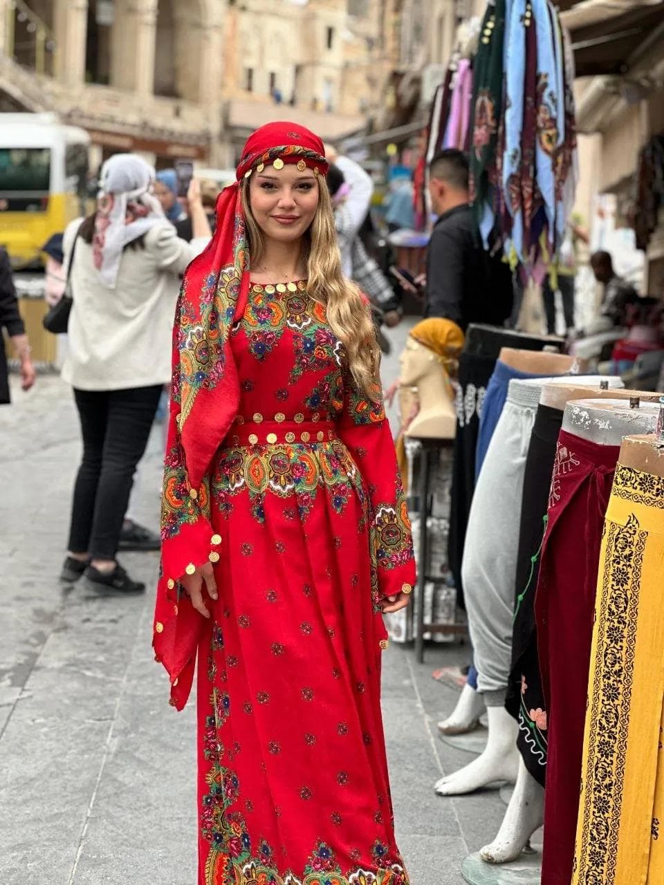 Kurdish Hamavi Traditional Red Kaftan Dress with Floral Patterns, Kras Fistan Abaya for Newroz, Wedding & Special Occasions – One Size - image 5