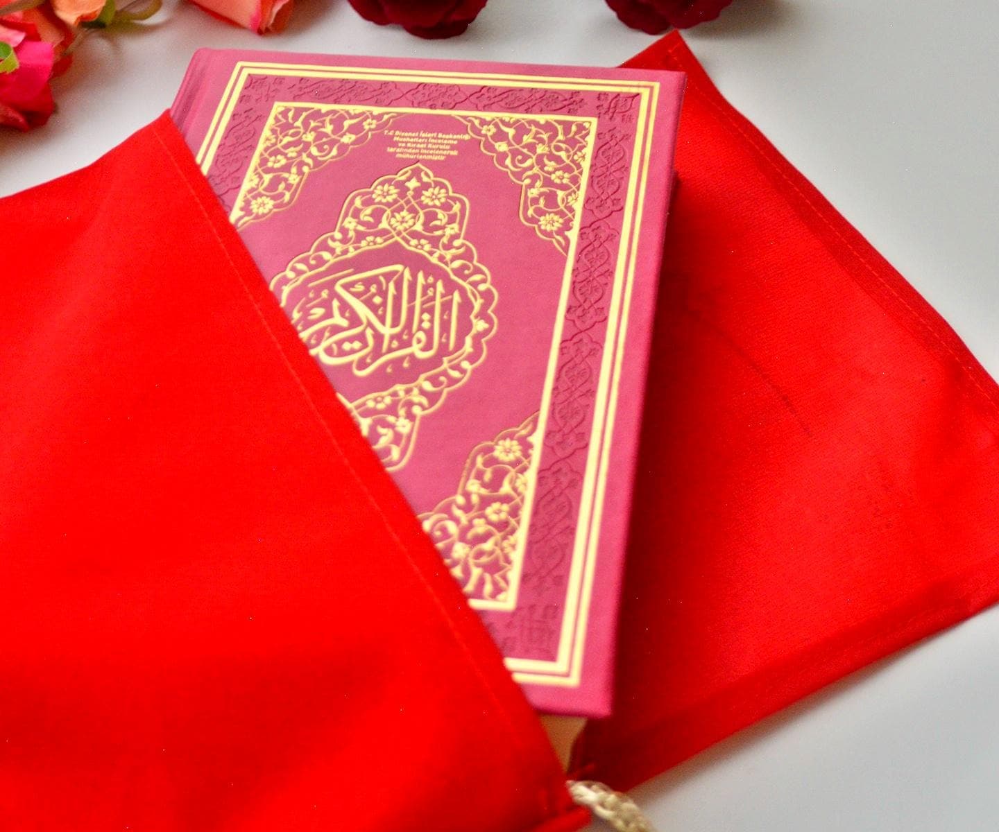 Red Quran Case, Velvet Quran Book Sleeve, Besmele Kuran Protector Bag 22 * 32 cm