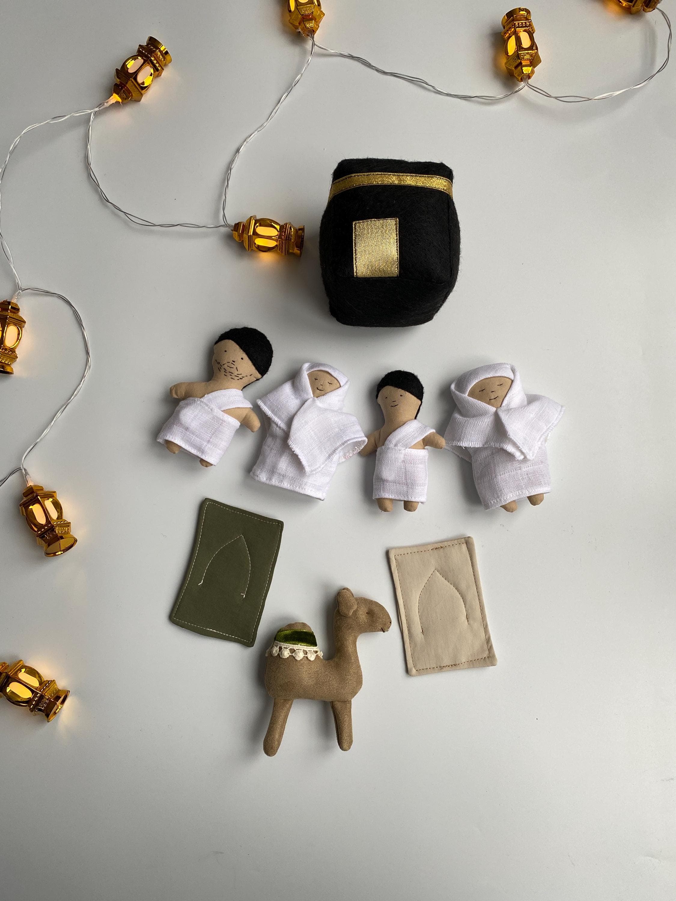Islamic Hajj Doll Set -Kaaba Play Set - Handmade Soft Fabric Muslim Dolls for Kids