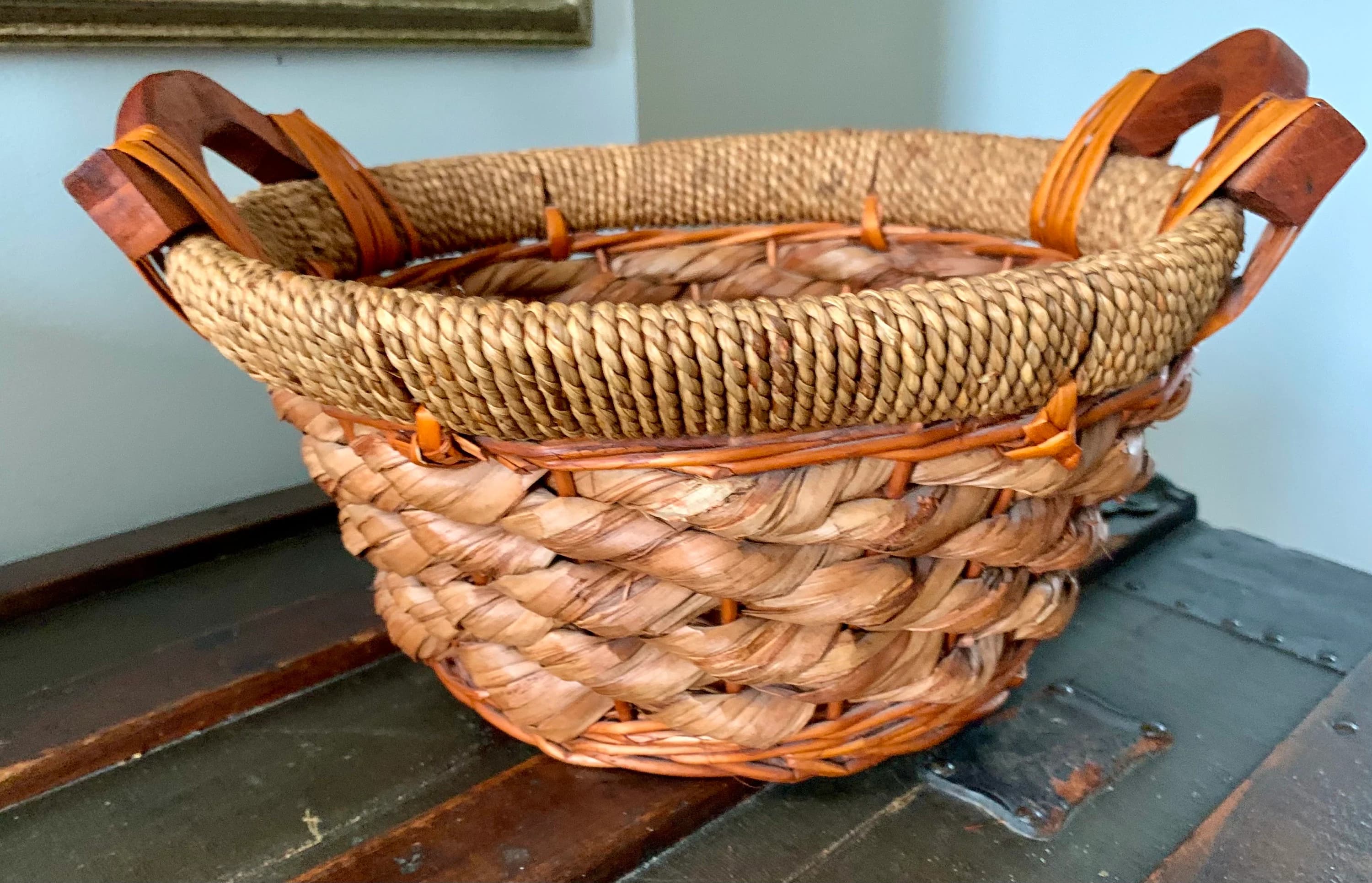 Vintage 14”x 6” Ornate Handwoven Round Wicker Basket w/Thick Twine Rope & Wood Handles; Warm Natural Brown Decorative Storage c.1950-60s