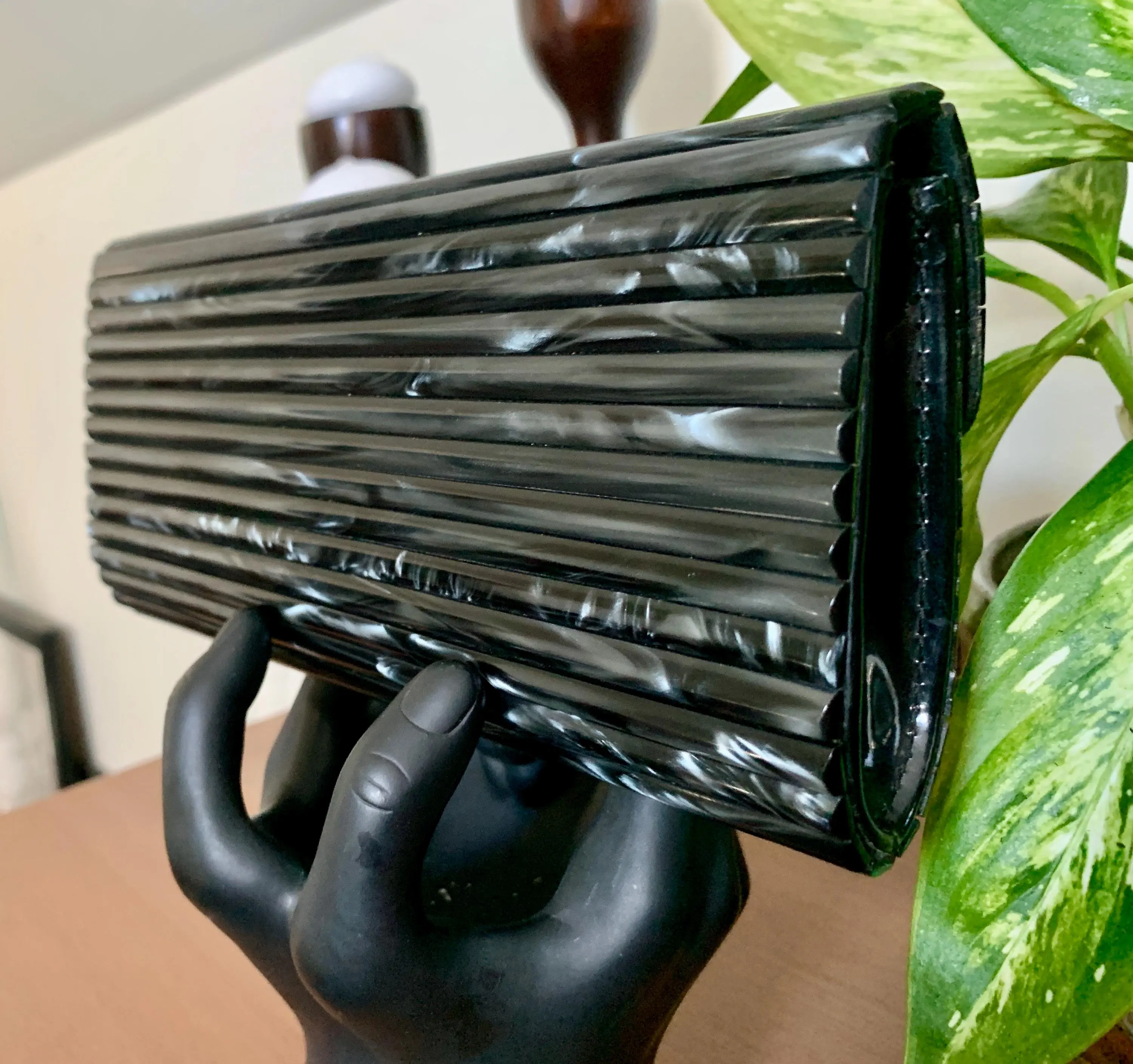 Mid-Century 4 1/2”x8” Black Swirl Lucite Hard Shell Rectangular Purse w/22” Detachable Silver Tone Chain Strap for Shoulder/Cross-Body Use - image 4