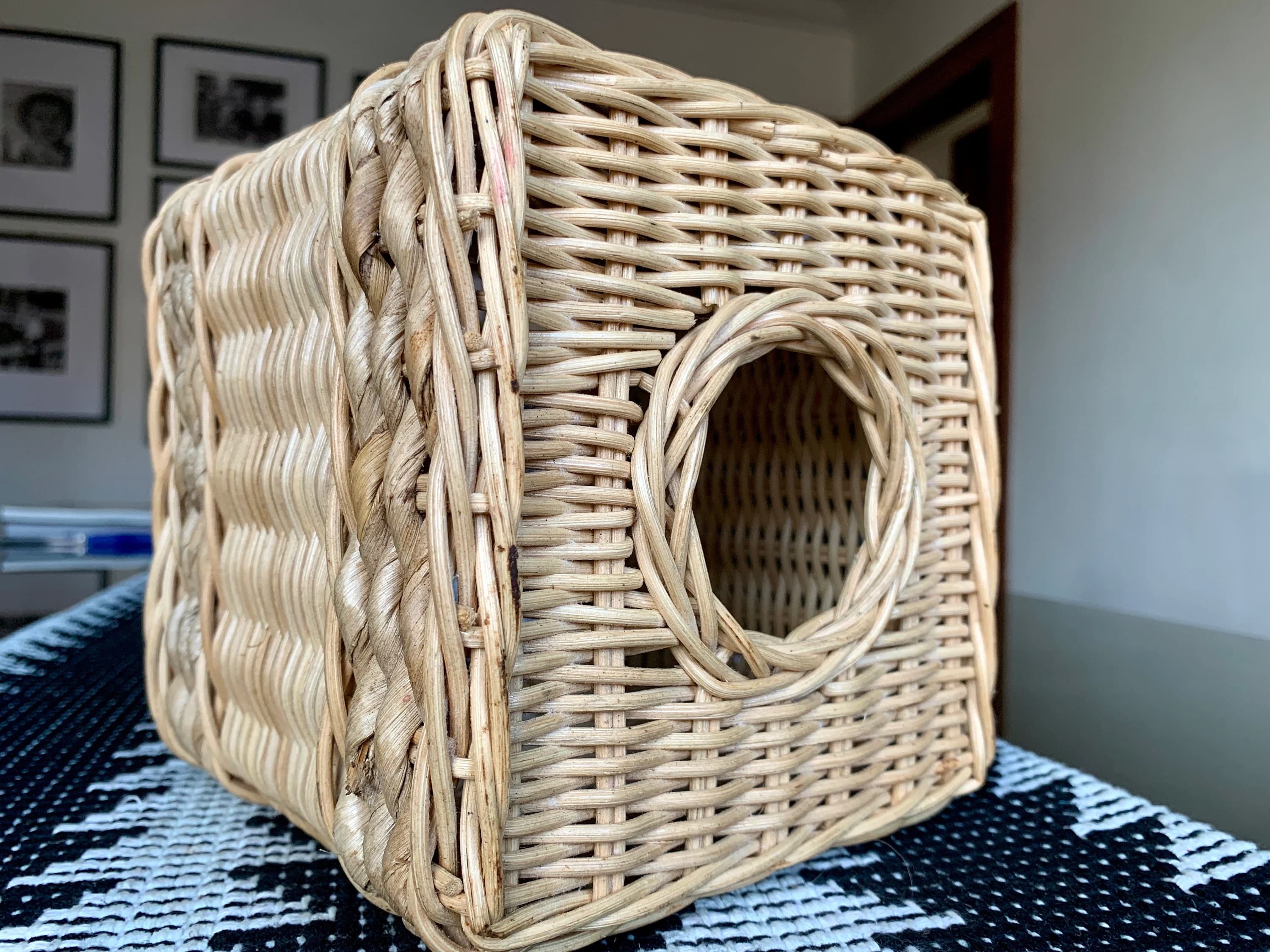 Vintage 6 1/2”x 6 3/4”x 6 1/2” Handwoven Light Wicker/Seagrass Tissue Cover Made In Indonesia; 70s Boho Decor; Mid-Century Kleenex Box Cover - image 4