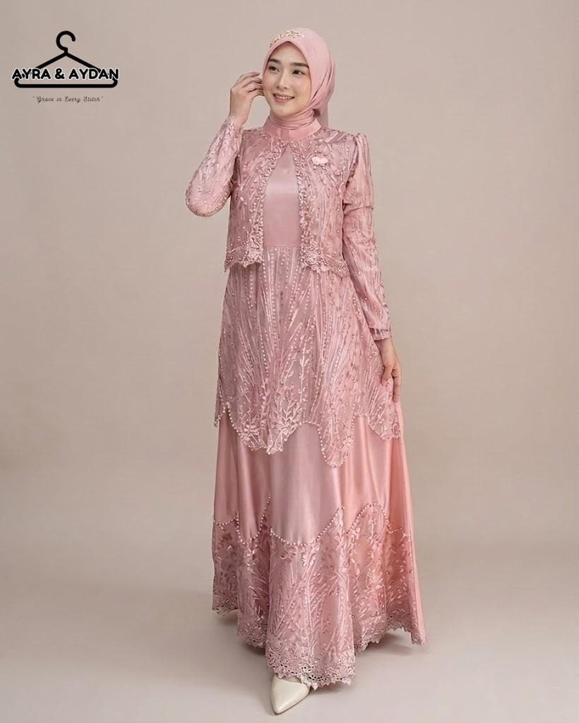 Modest Lace Evening Dress, Muslimah Formal Gown, Hijab Friendly Long Sleeve Maxi Dress, Elegant Eid Outfit, Islamic Wedding Guest Dress