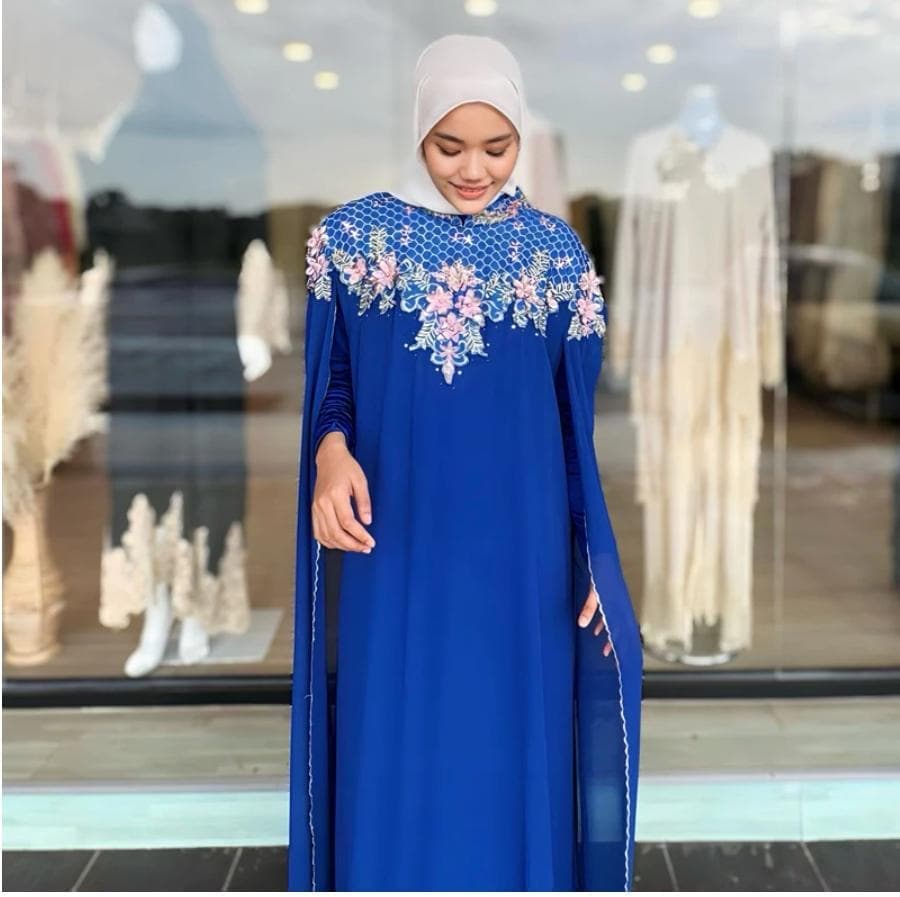 Elegant White Kaftan Dress with Cape, Floral Embroidered Abaya for Women, Modest Islamic Wedding Gown, Formal Eid Outfit, Nikah Attire - image 3