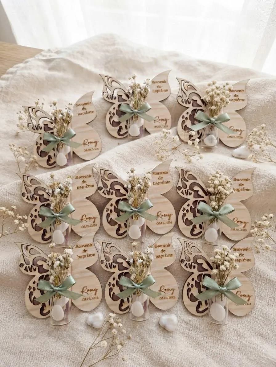Faveur de Baptême Papillon en Bois gravé et Personnalisée - Cadeau Invité Naissance & Baby Shower dragée blanche noeud vert sauge - image 3