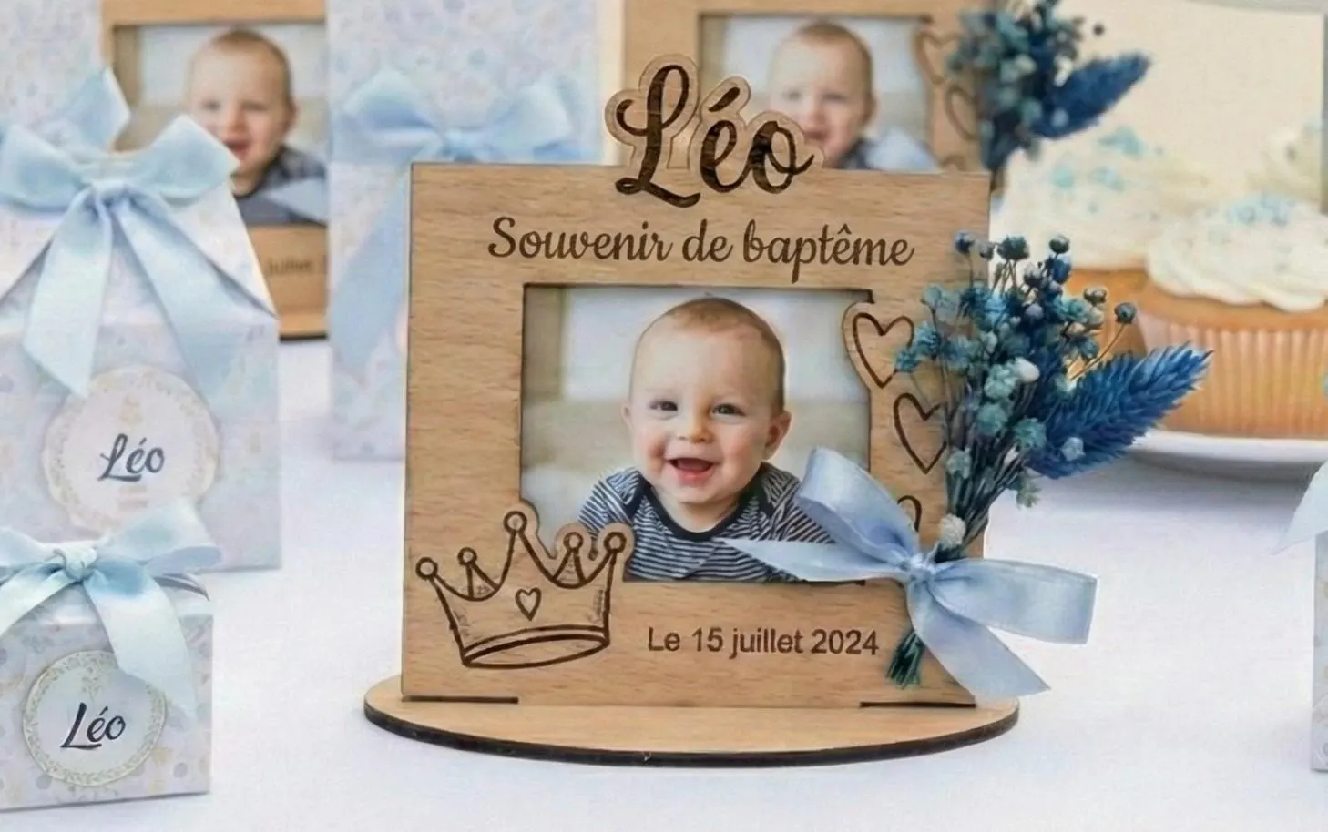 Cadre Photo Baptême Personnalisé en Bois - Cadeau Invité Baptême Champêtre avec Fleurs Séchées - Souvenir Baptême - Prénom et Date au Choix