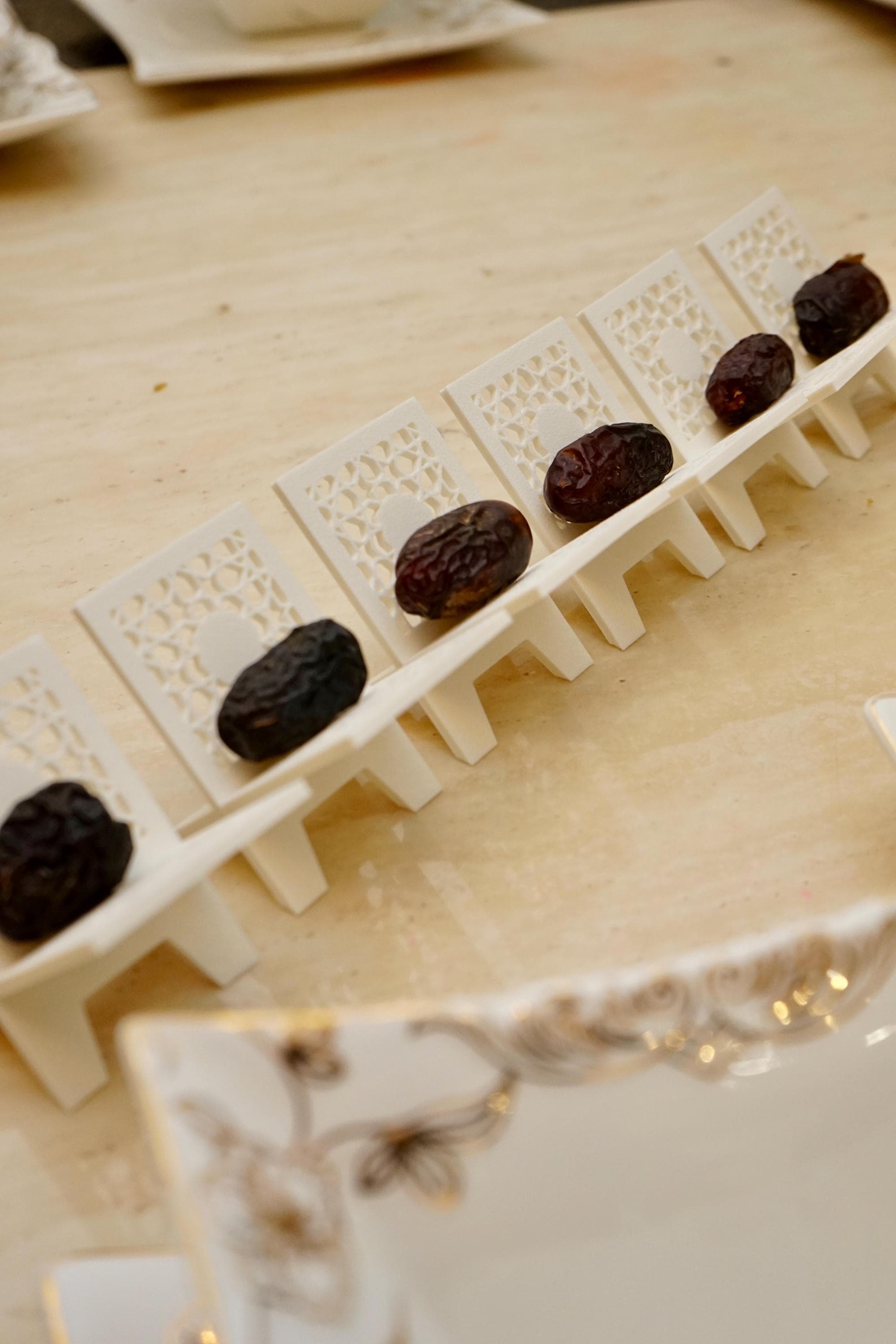 Ramadan Date Stand – 3D-Printed Islamic Table Décor – Elegant Eid, Wedding & Celebration Centerpiece – Customizable Design