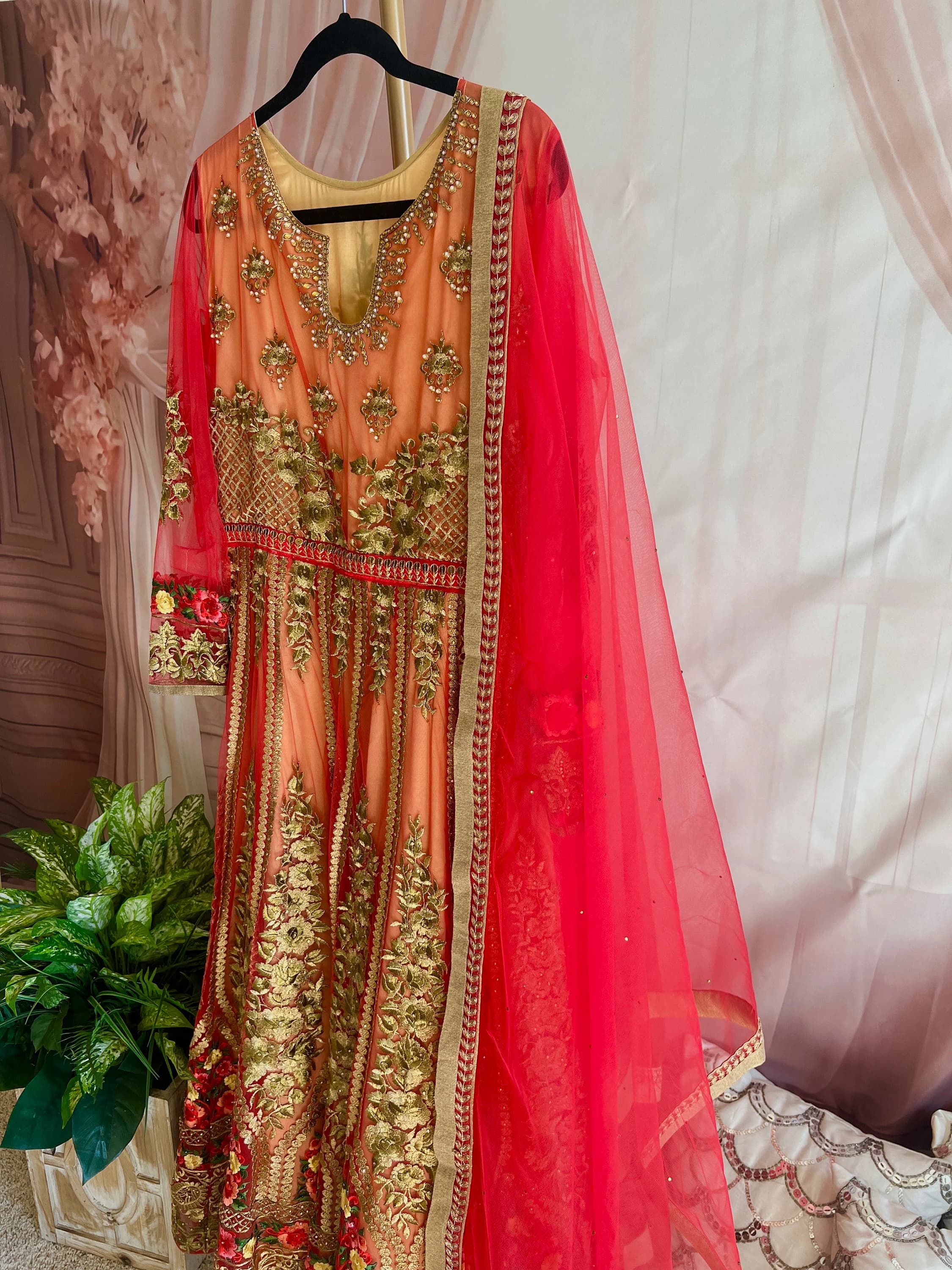 Beautiful Heavy Floral Gold Embroidery ReadyMade Indian Punjabi Pakistani Dress with Gold Trim Dupatta - image 3