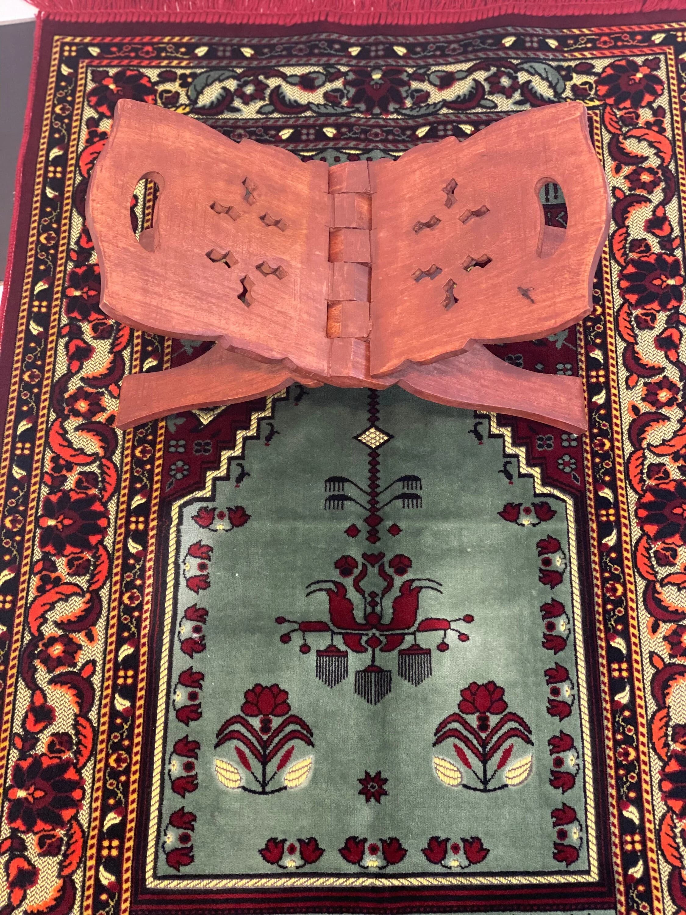 HOLY QURAN STAND